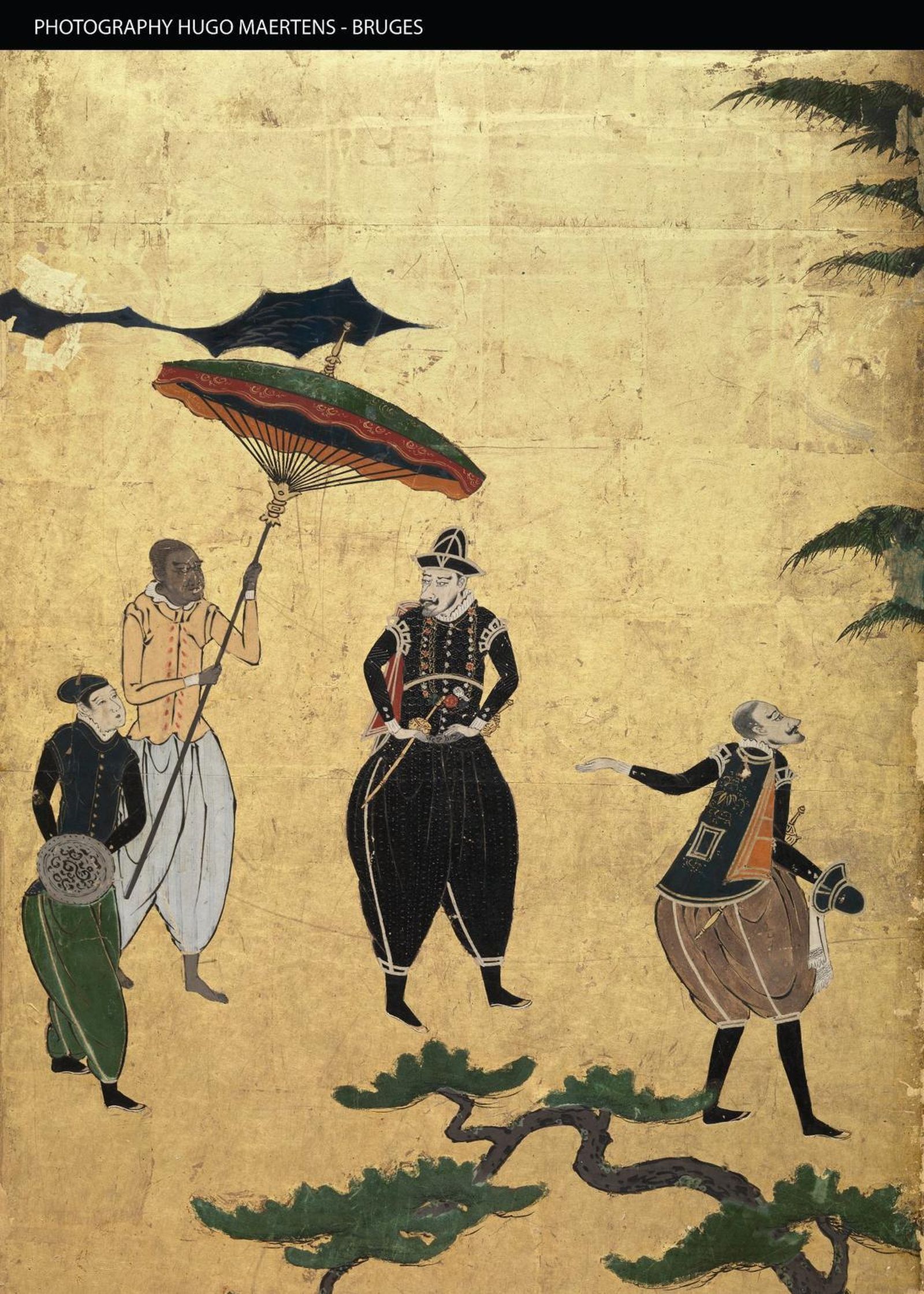 Detalle del biombo japonés de la Fundacion Oriente que ilustra la llegada de los portugueses a Asia.