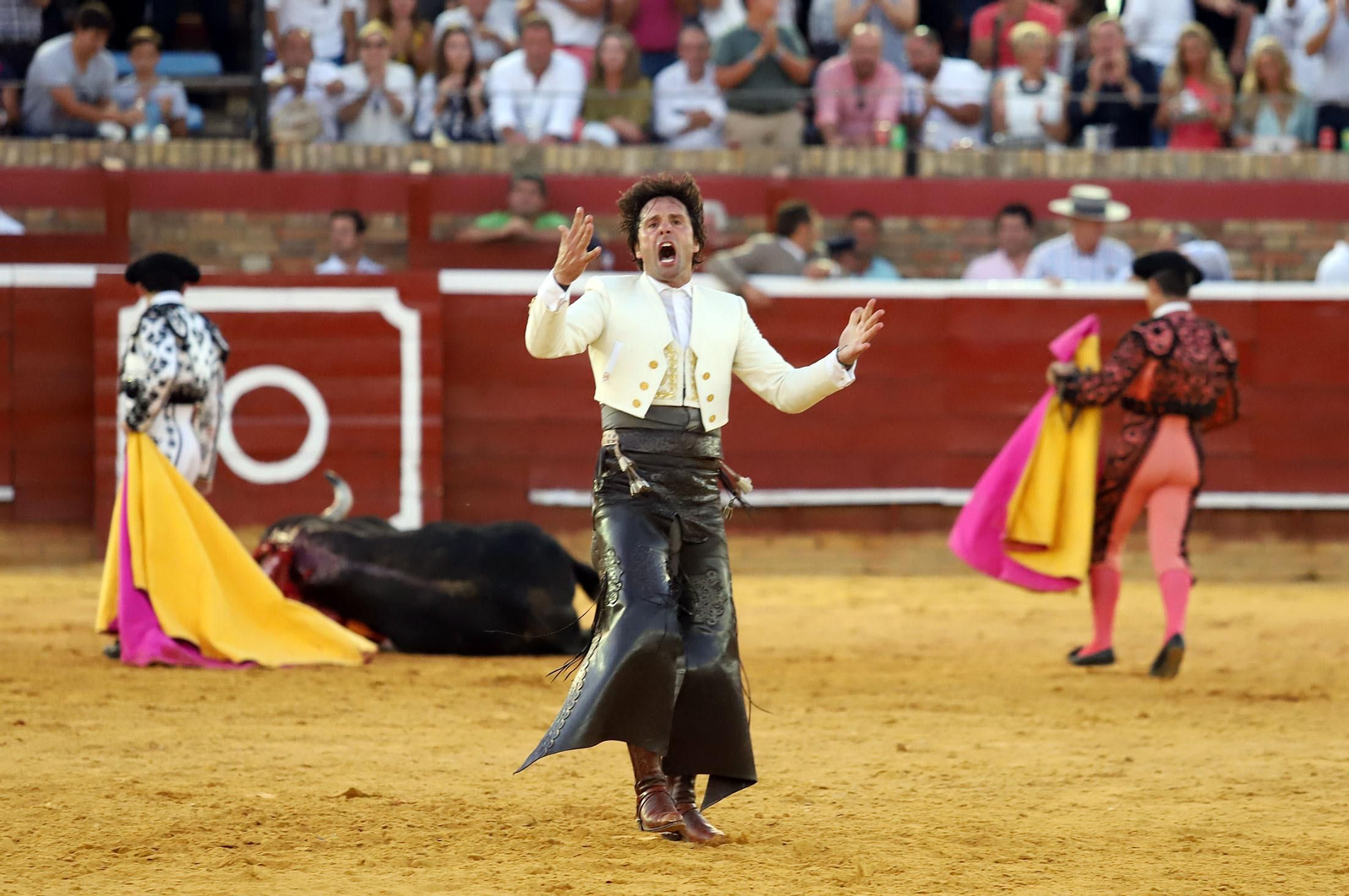 Imágenes de Andrés Romero y Diego Ventura en el rejoneo de la Plaza de Toros La Merced