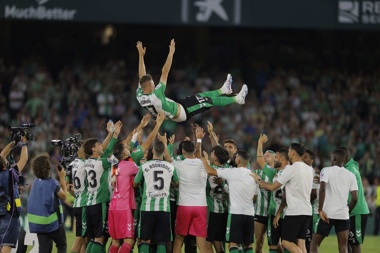 Fotos de la celebración de despedida como jugador del Betis