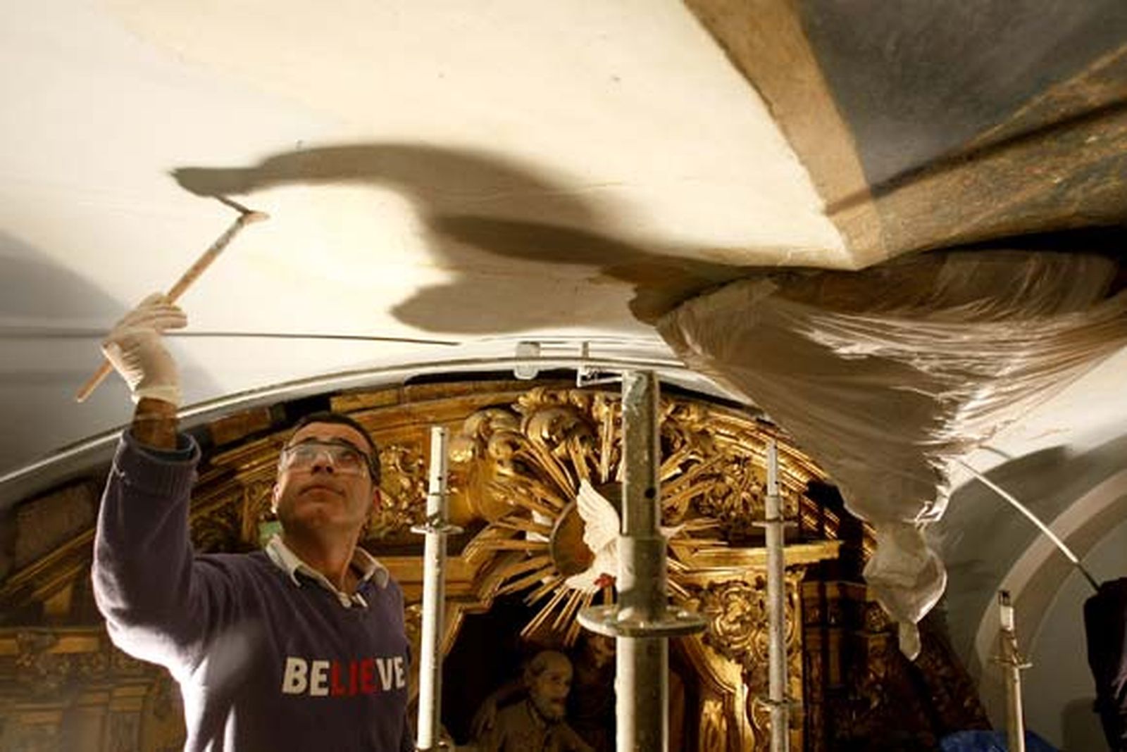 La rehabilitación del templo han descubierto el deficiente estado de conservación en el que se encontraba su estructura

Foto: Jose Braza