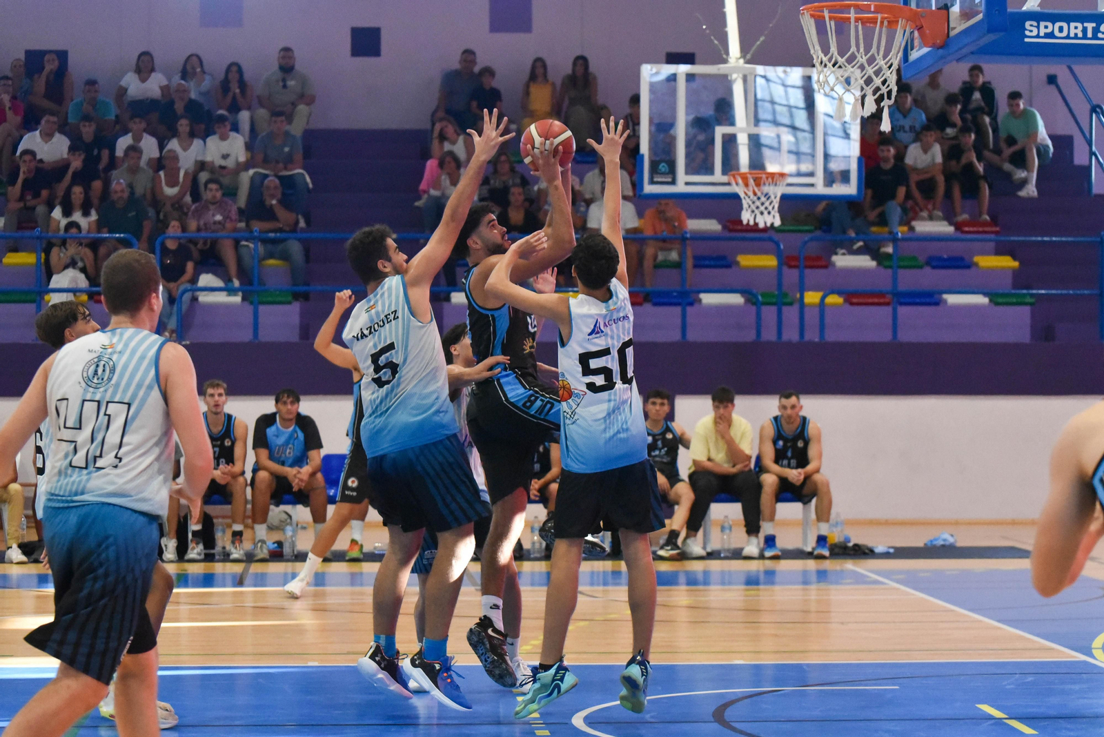 Las fotos de la semifinal de la Copa Diputación de baloncesto: ULB-Cimbis
