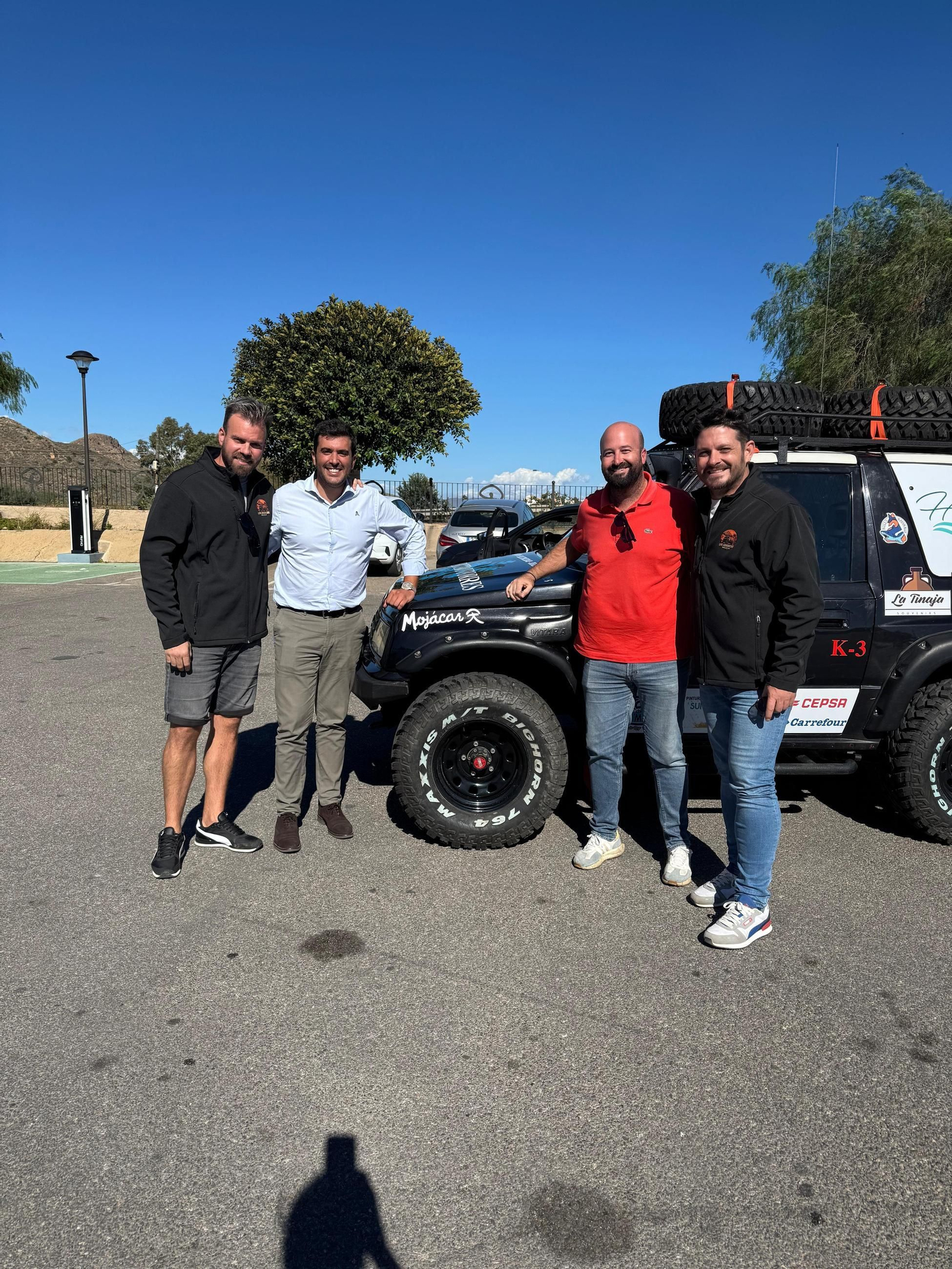 El alcalde Fran García y el edil de Deportes Jesús Montoya, junto a Felipe Kirsch y José González.
