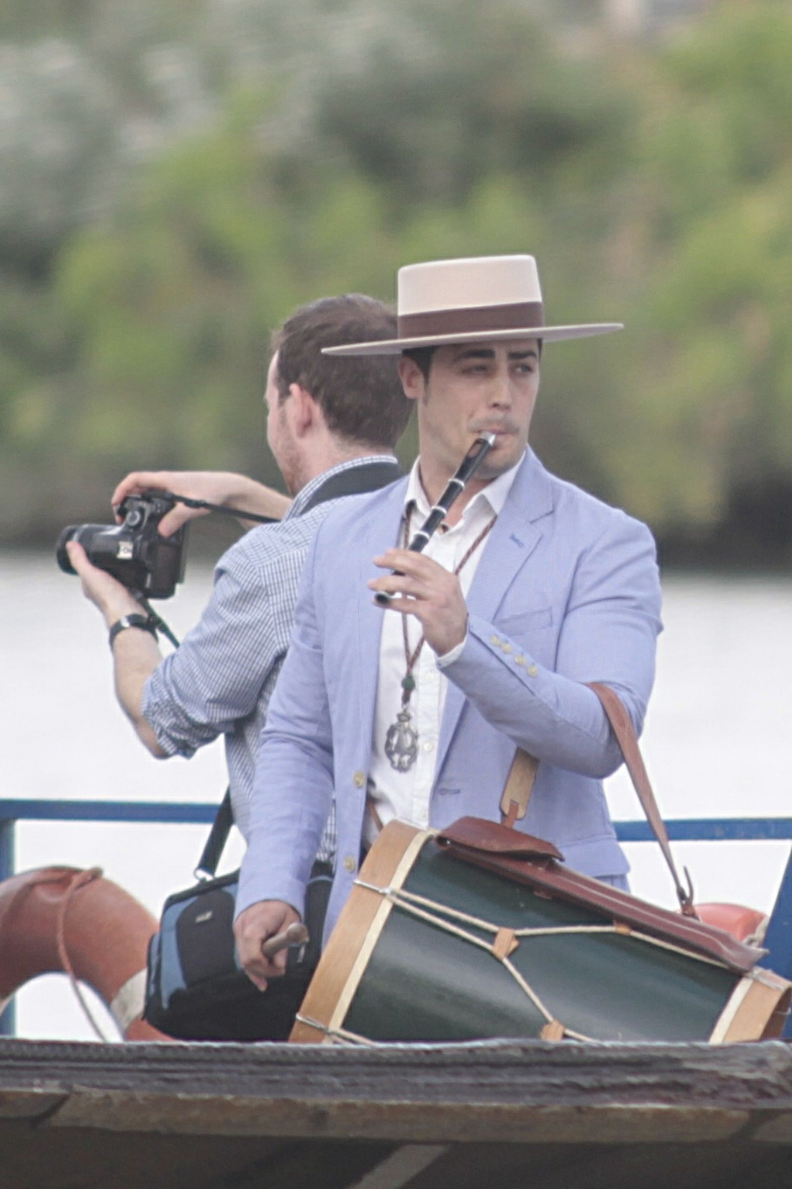 Hermandades cruzando el río Guadalquivir por Coria, en imágenes
