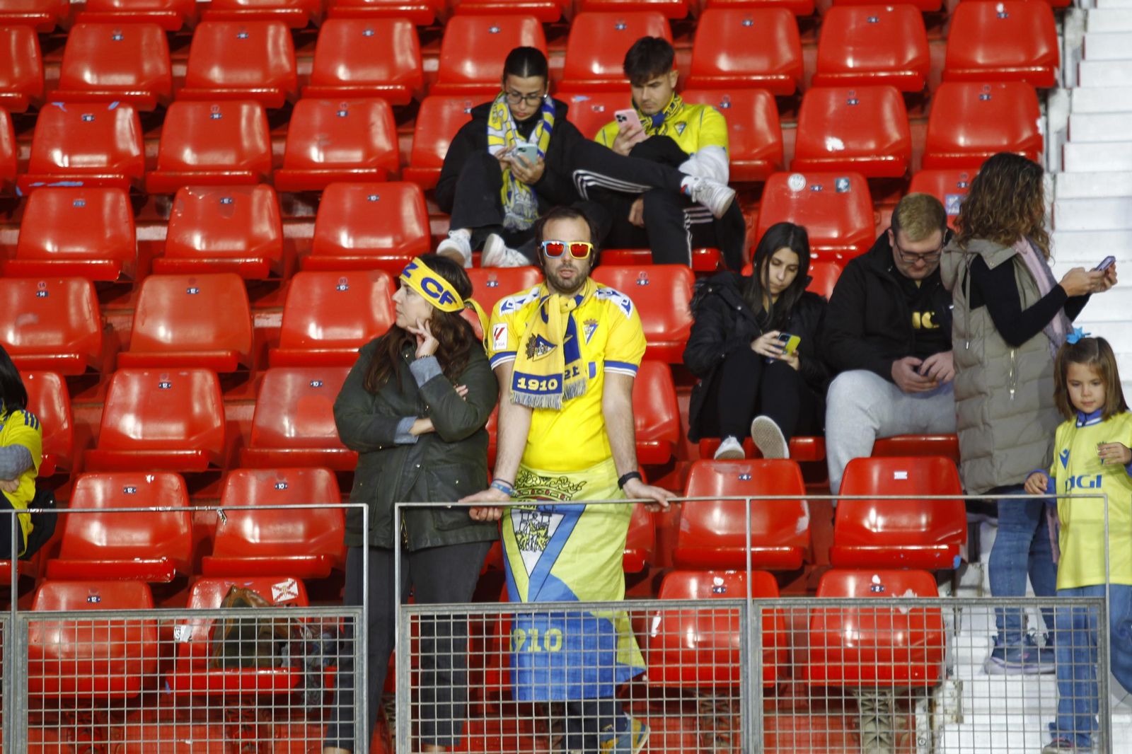 Búscate en las fotos del Almería-Cádiz
