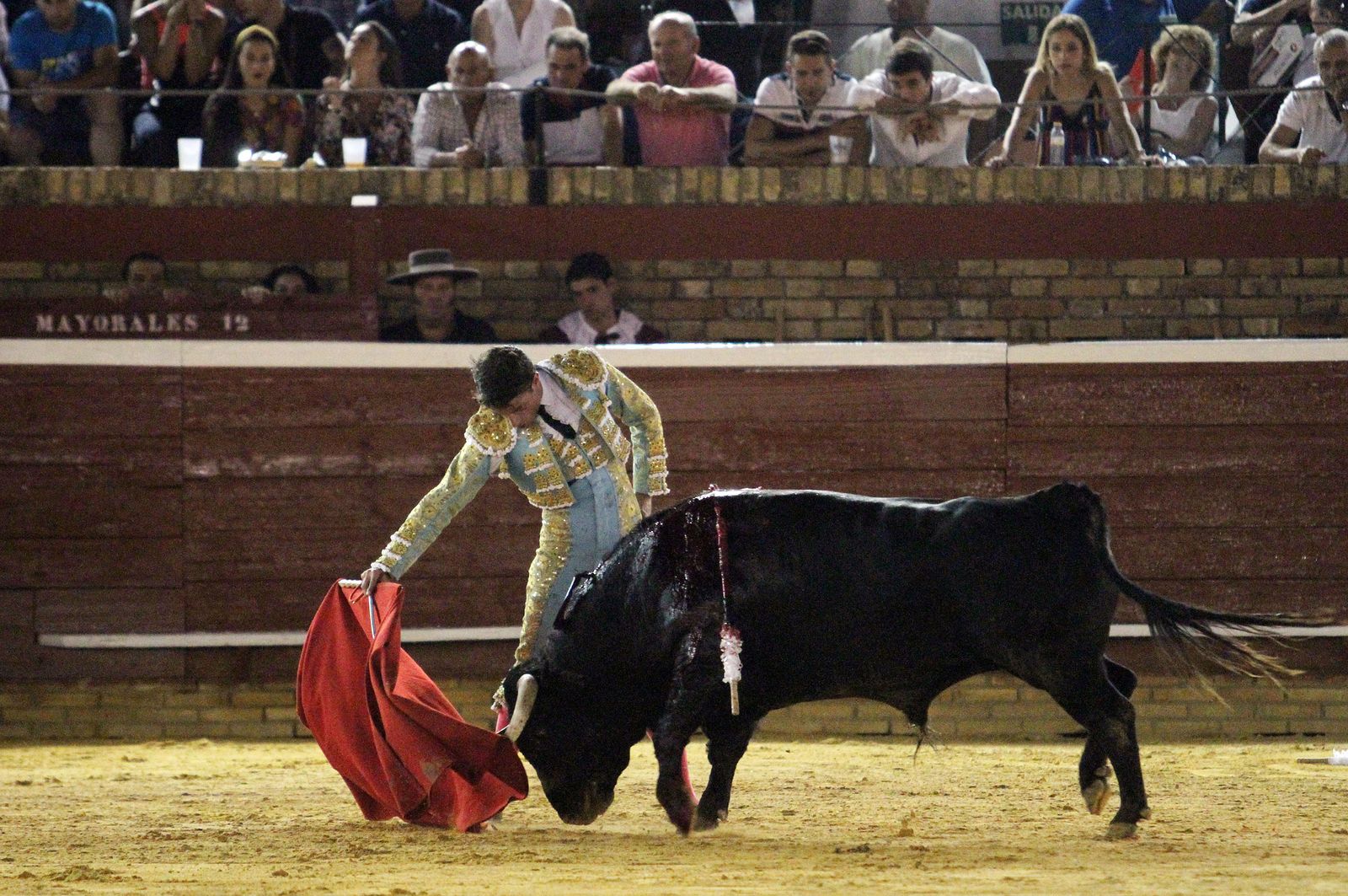 Faena de Alfonso Cadaval en la Plaza de toros La Merced