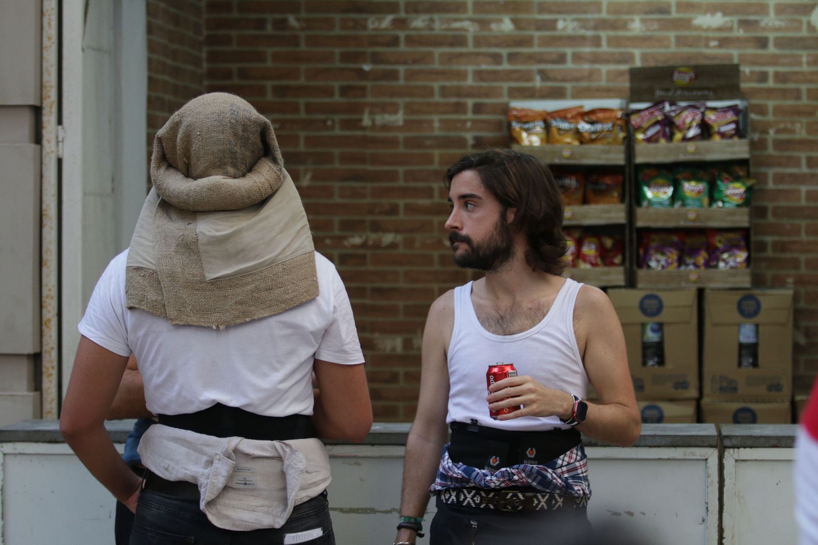 Imágenes de La Magna por las calles de Almería