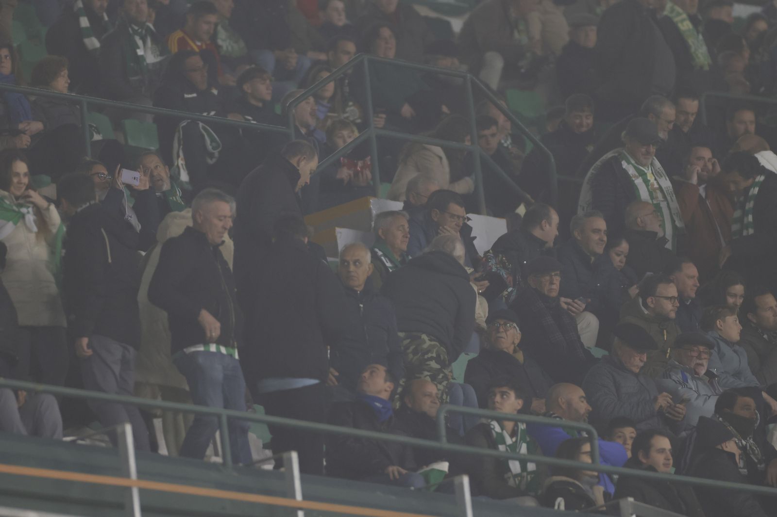 Búscate en las fotos del Betis-Barcelona