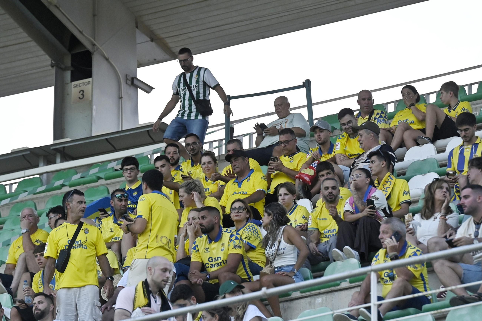 Las mejores fotos del ambiente en El Arcángel para el Córdoba CF - Las Palmas