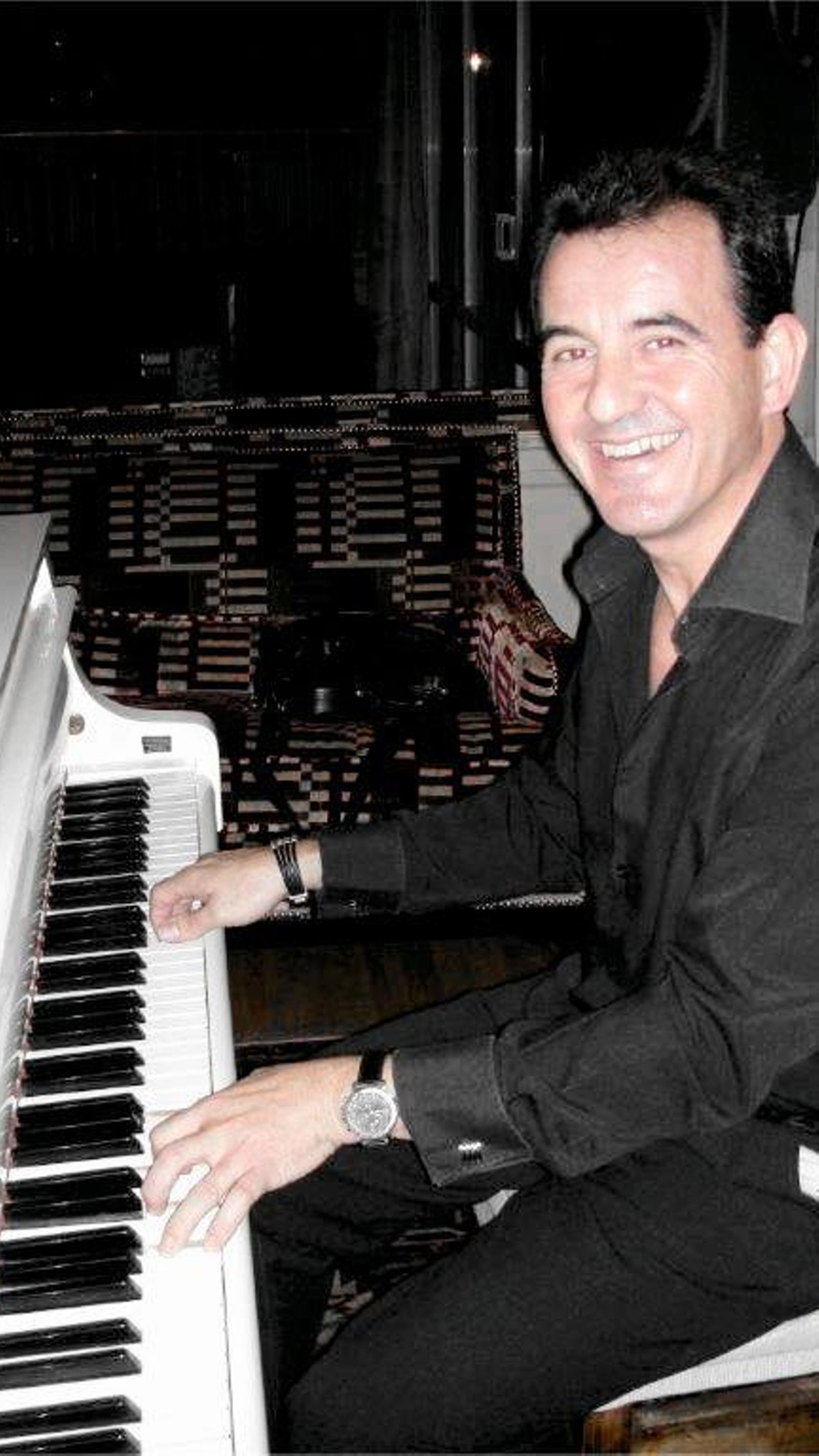 Pianista en el hotel Los Monteros. Pianista en el hotel Los Monteros.
