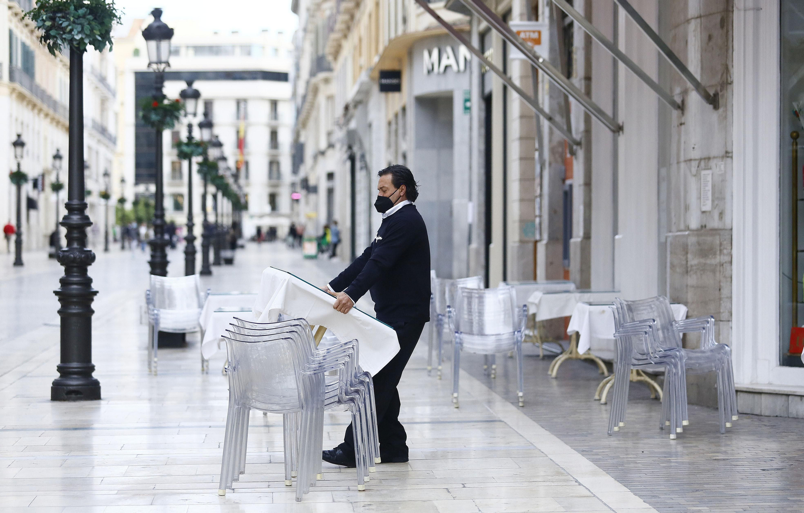 Las fotos de Málaga capital en la reapertura de bares y comercio no esencial