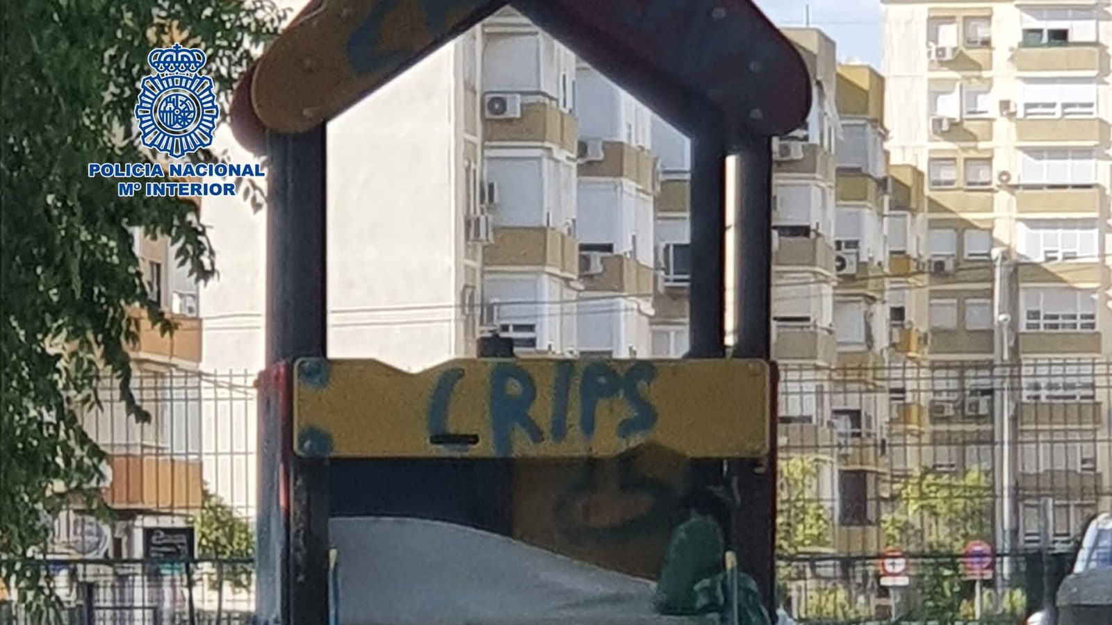 Pintada de los Crips en un parque infantil.
