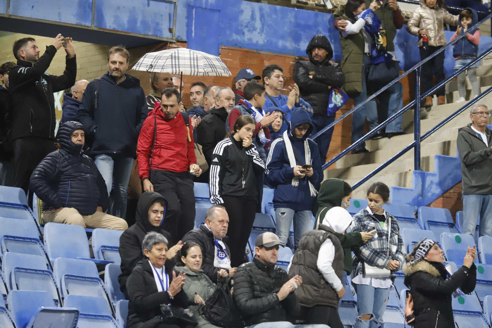 Imágenes del encuentro entre el Recreativo Huelva y el San Fernando