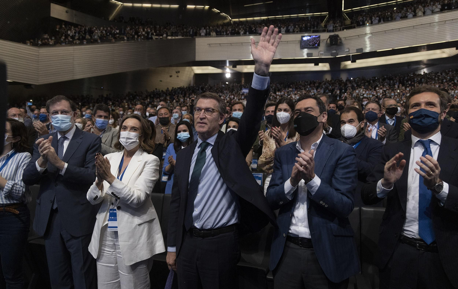 La proclamación de Feijóo como presidente del PP en Sevilla, en imágenes