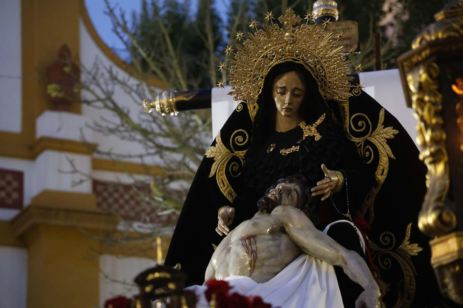 Fotos del Jueves Santo en La Línea: Perdón, Gran Poder y Angustias