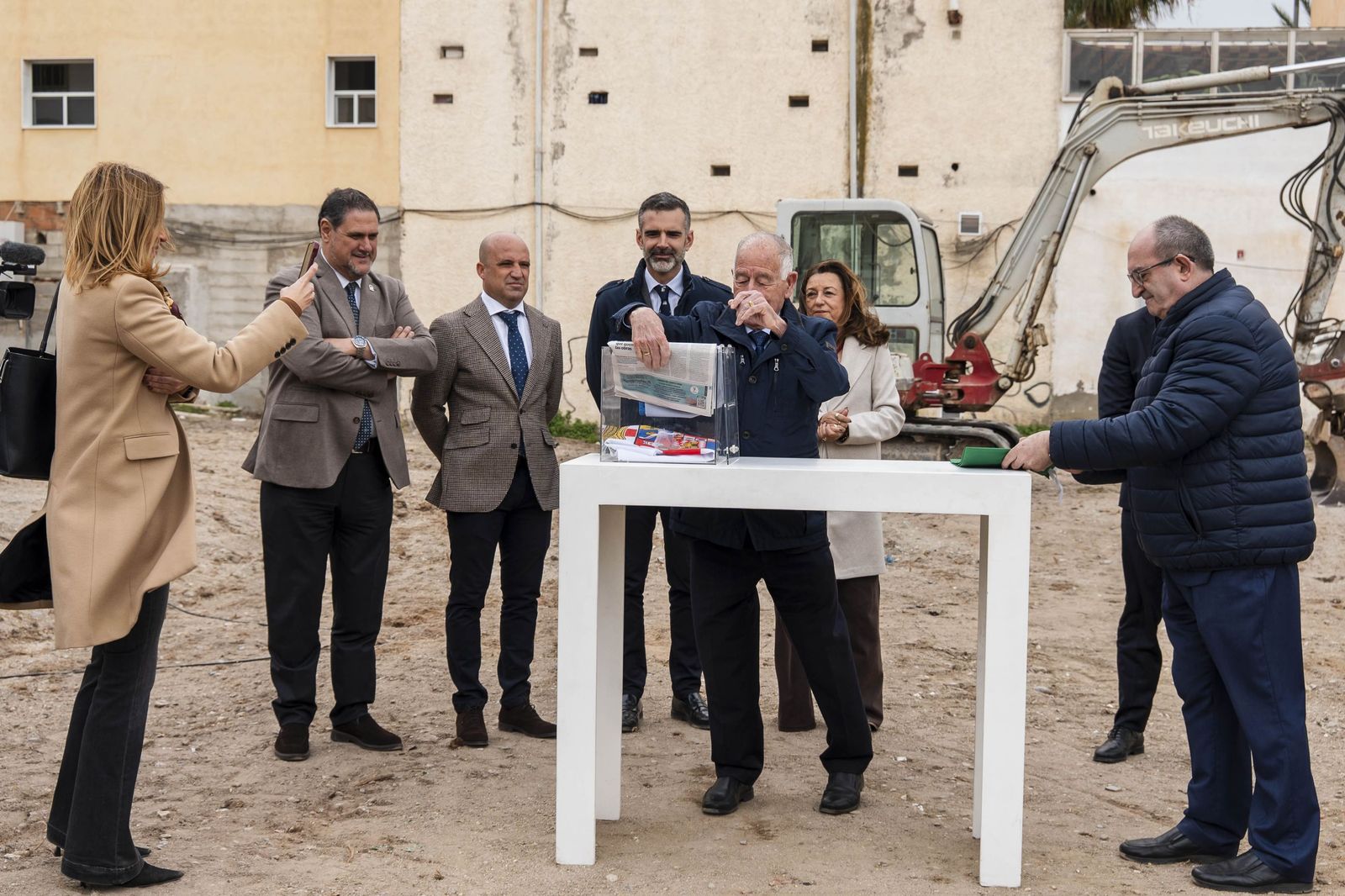 Las mejores imágenes de la colocación de la primera piedra del nuevo IES Las Marinas de Roquetas