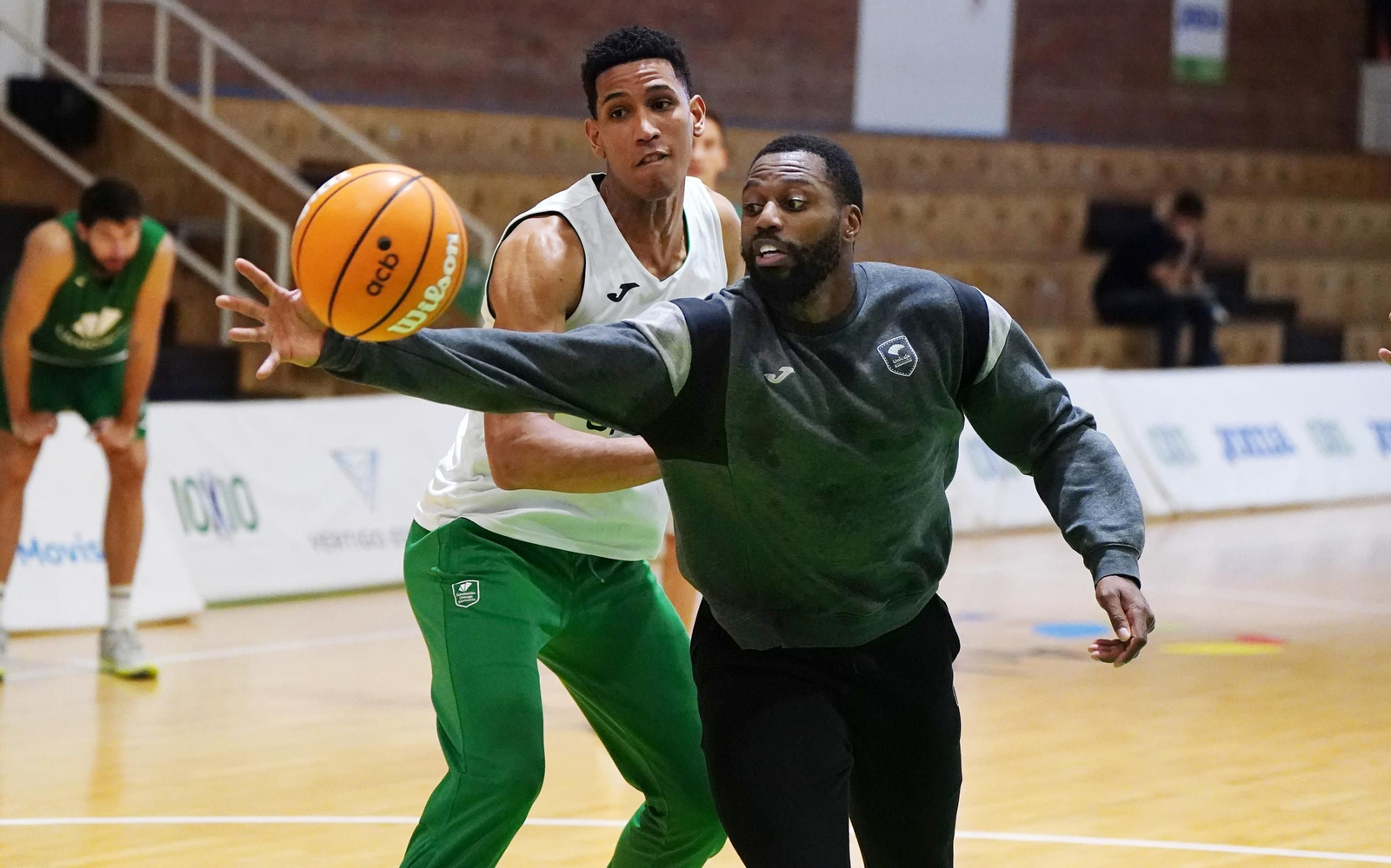 El Unicaja empieza su etapa en Los Guindos