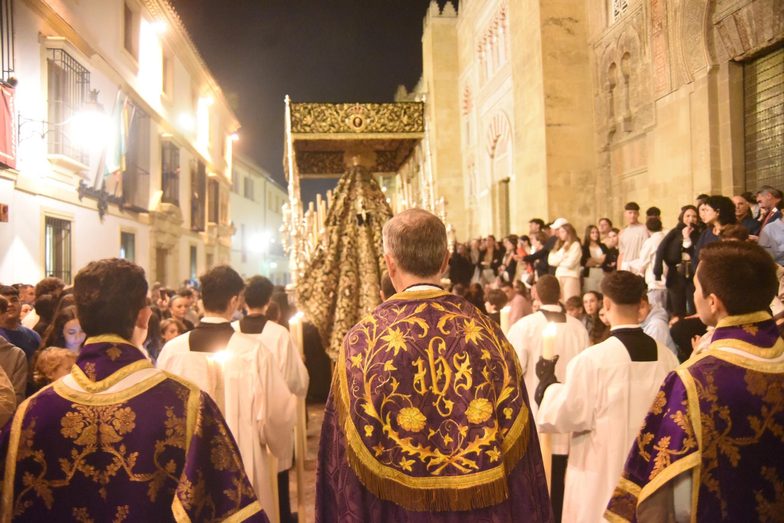 La procesión de la Expiración en este Viernes Santo de Córdoba, en imágenes