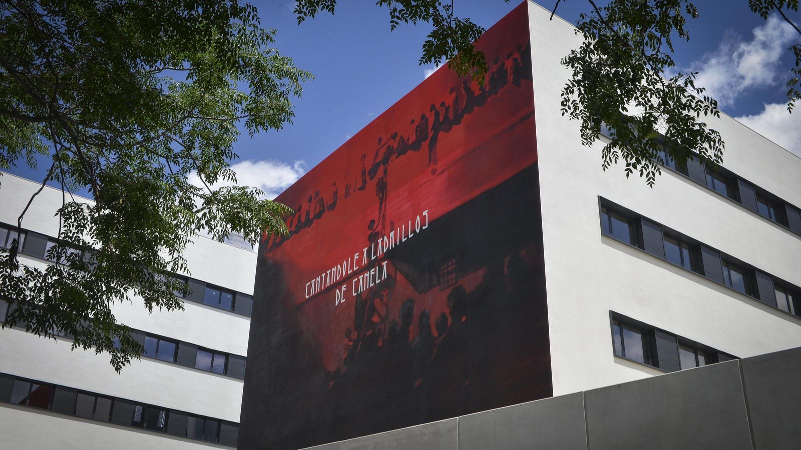 El otro mural, titulado 'Cantándole a ladrillos de canela'.