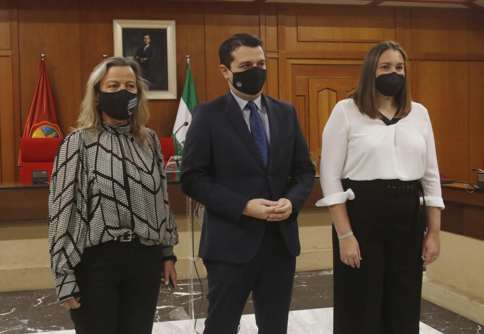 Isabel Albás, José María Bellido y María Luisa Gómez Calero. Isabel Albás, José María Bellido y María Luisa Gómez Calero.