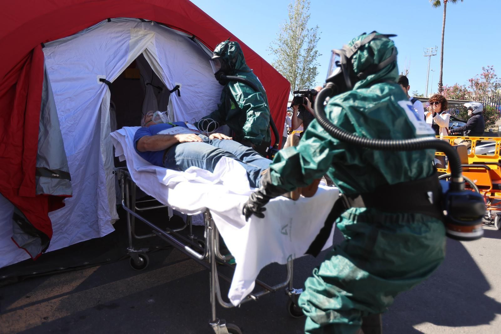 Fotografías del simulacro del Hospital Juan Ramón Jiménez. Fotografías del simulacro del Hospital Juan Ramón Jiménez.