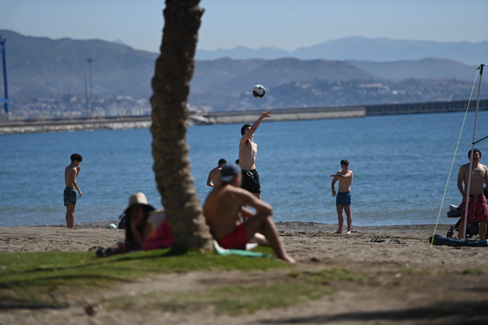 Así lucen las playas y chiringuitos de Málaga este sábado (fotos)