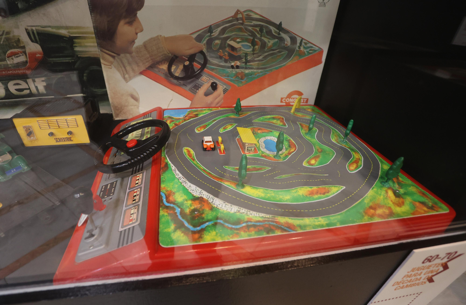 Exposición de juguetes antiguos en el Mercantil