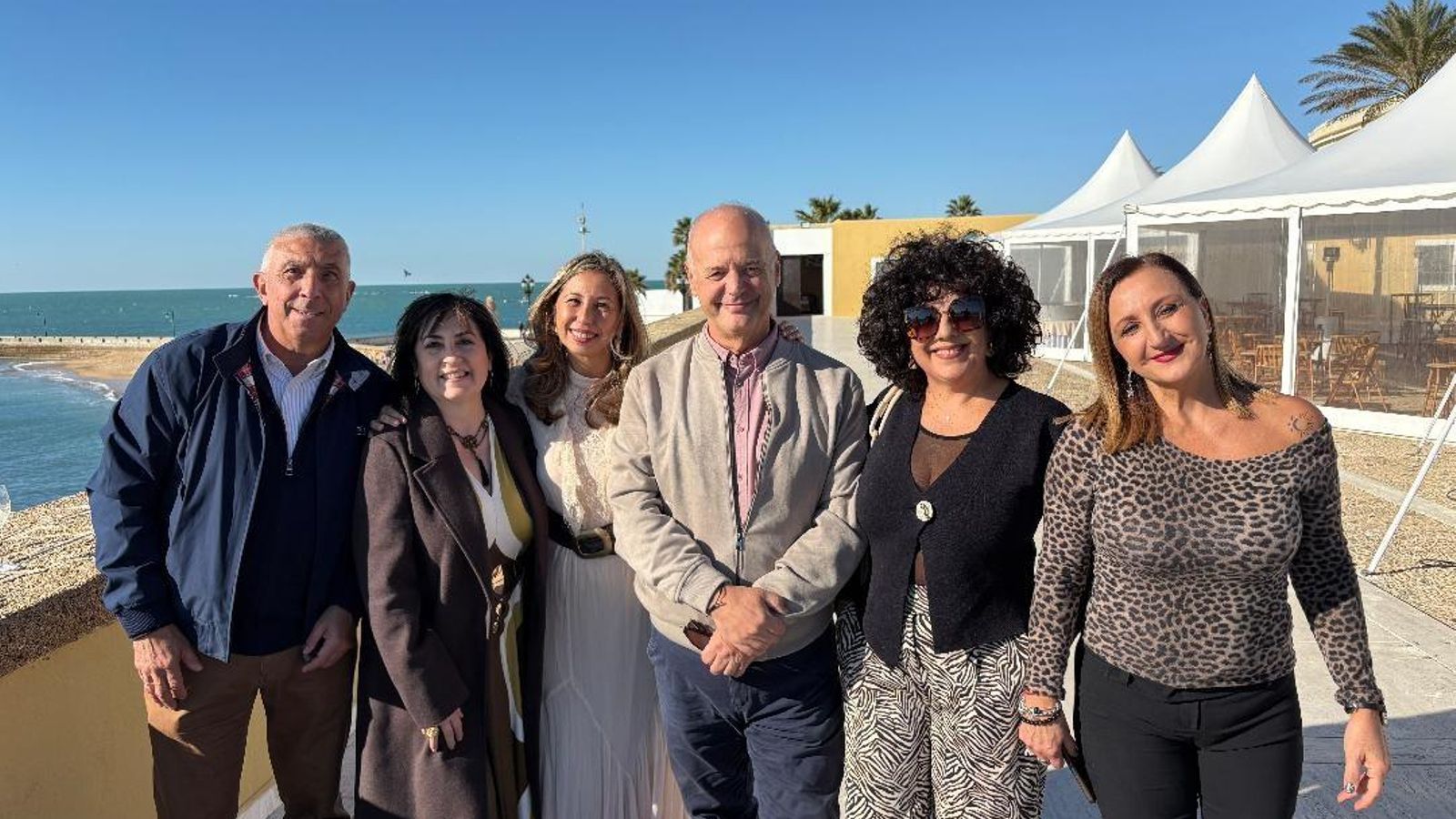 Joaquín Lazo, Loli Núñez, Emy Mercedes, Pepe Díaz Gil, María de los Ángeles García y Maribel Benítez.