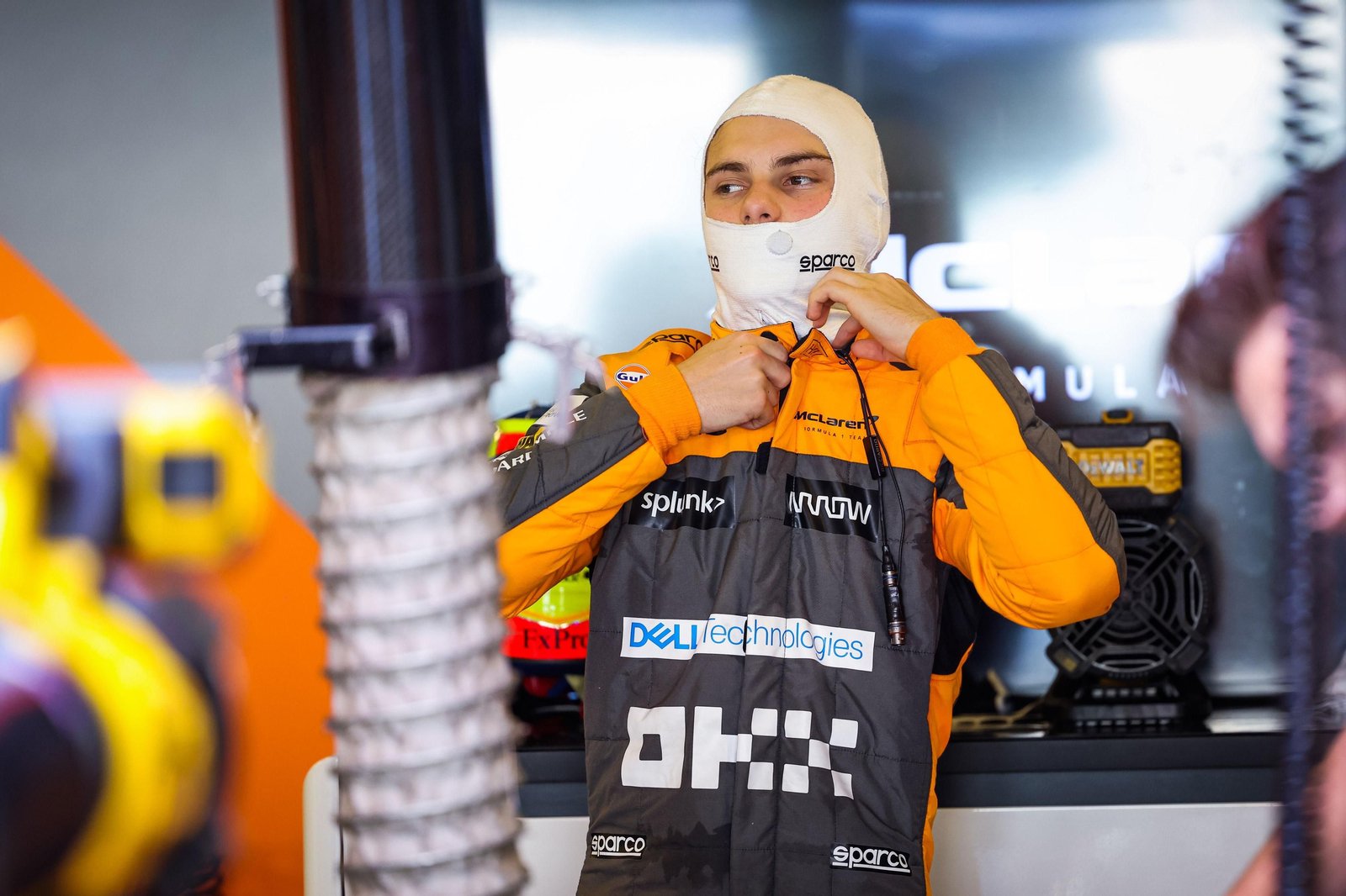 Las escuderías de  Fórmula uno se prueban tras el fin de temporada