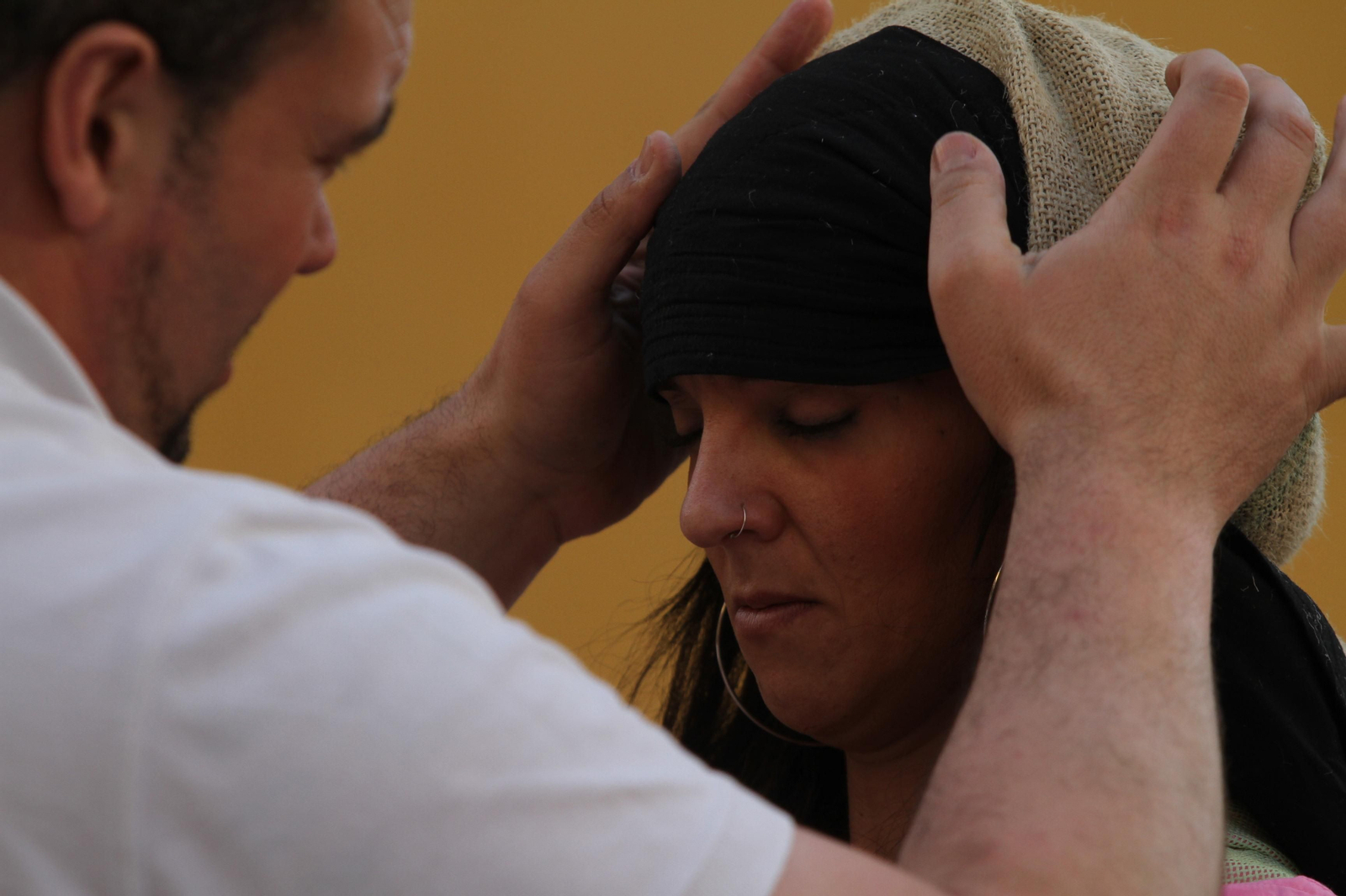 El ensayo de la cuadrilla de mujeres de la Hermandad del Santo Entierro, en imágenes