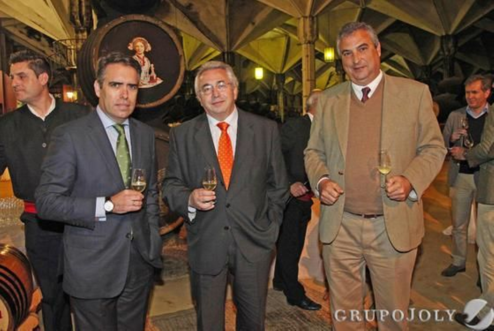 El empresario y ex presidente de la CEC, Miguel Saucedo, junto a Rafael Navas, director de Diario de Jerez, y Juan Fernández de Mesa, gerente de Europa Sur. 

Foto: Vanesa Lobo