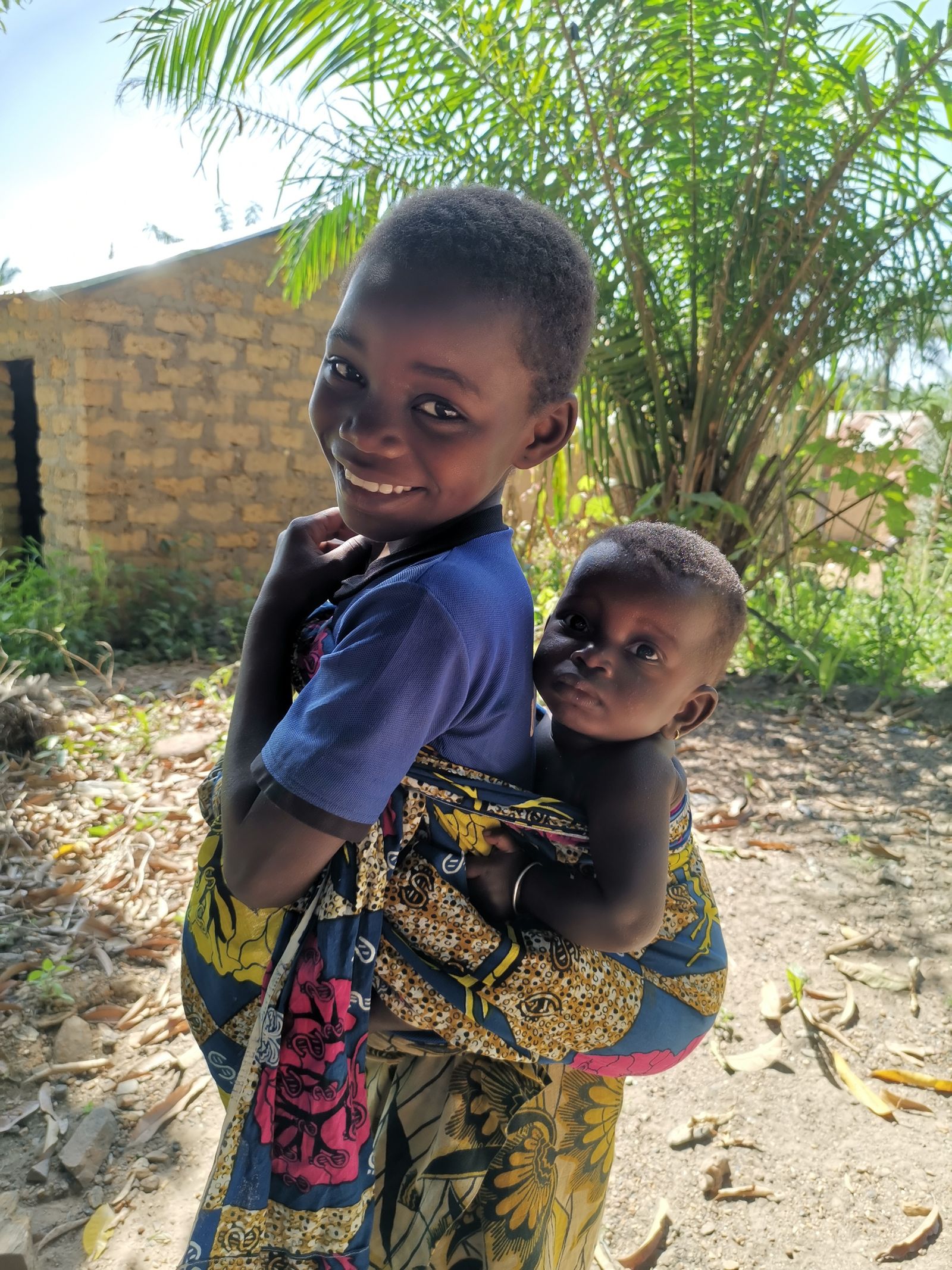 Por 0,60 céntimos al día, estos niños y sus familias pueden mejorar sus calidad de vida.