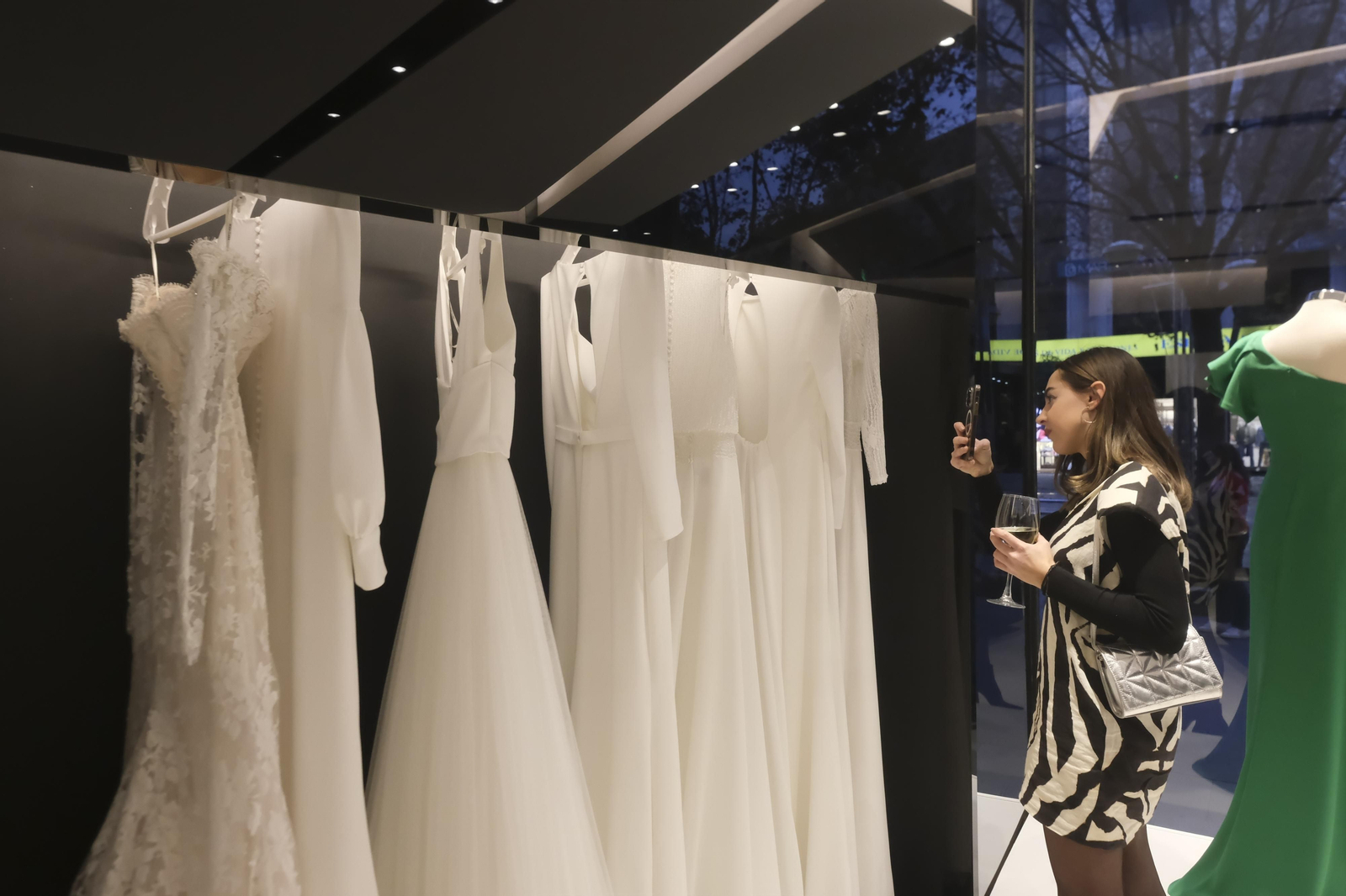 En fotos: La inauguración de la nueva tienda de Rosa Clará en el centro de Córdoba, la fiesta que nadie quiso perderse