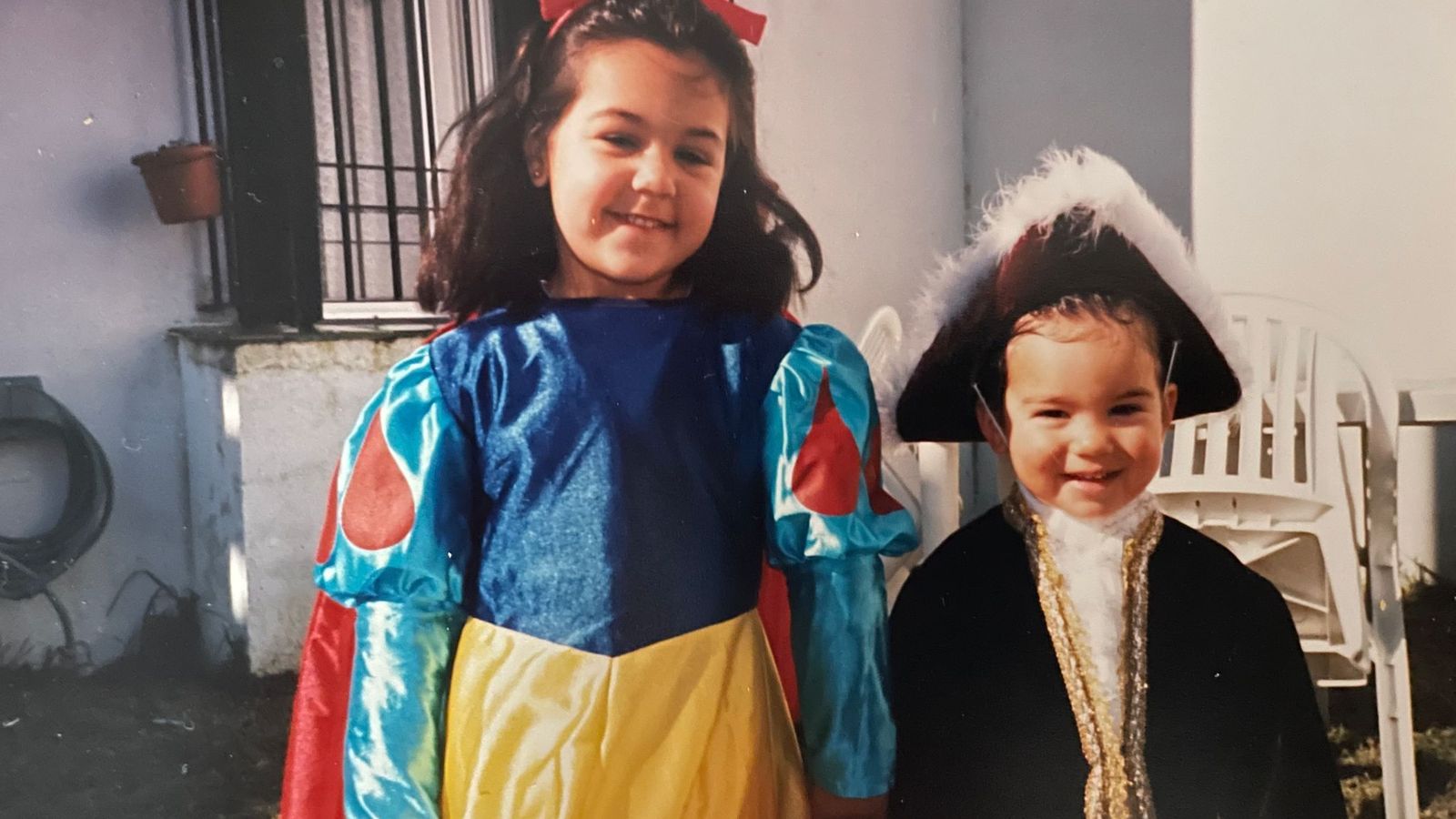 Alfredo Fernández, de niño, junto a su hermana
