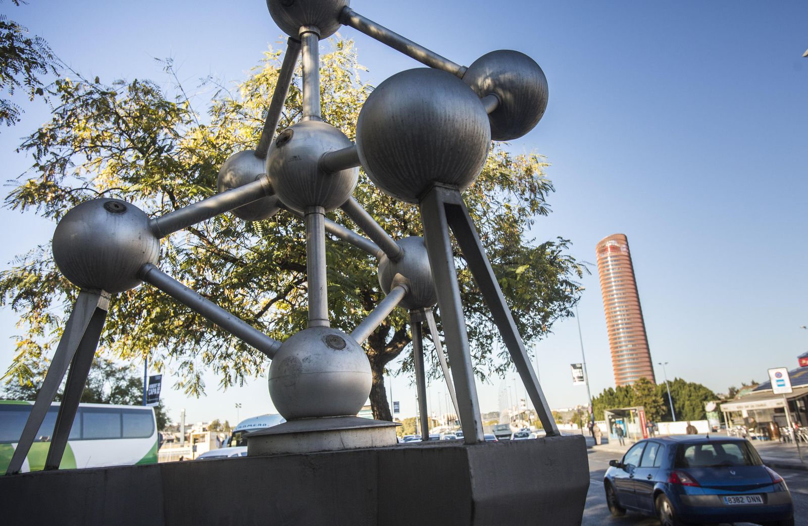 El Atomium sigue pendiente de reparación