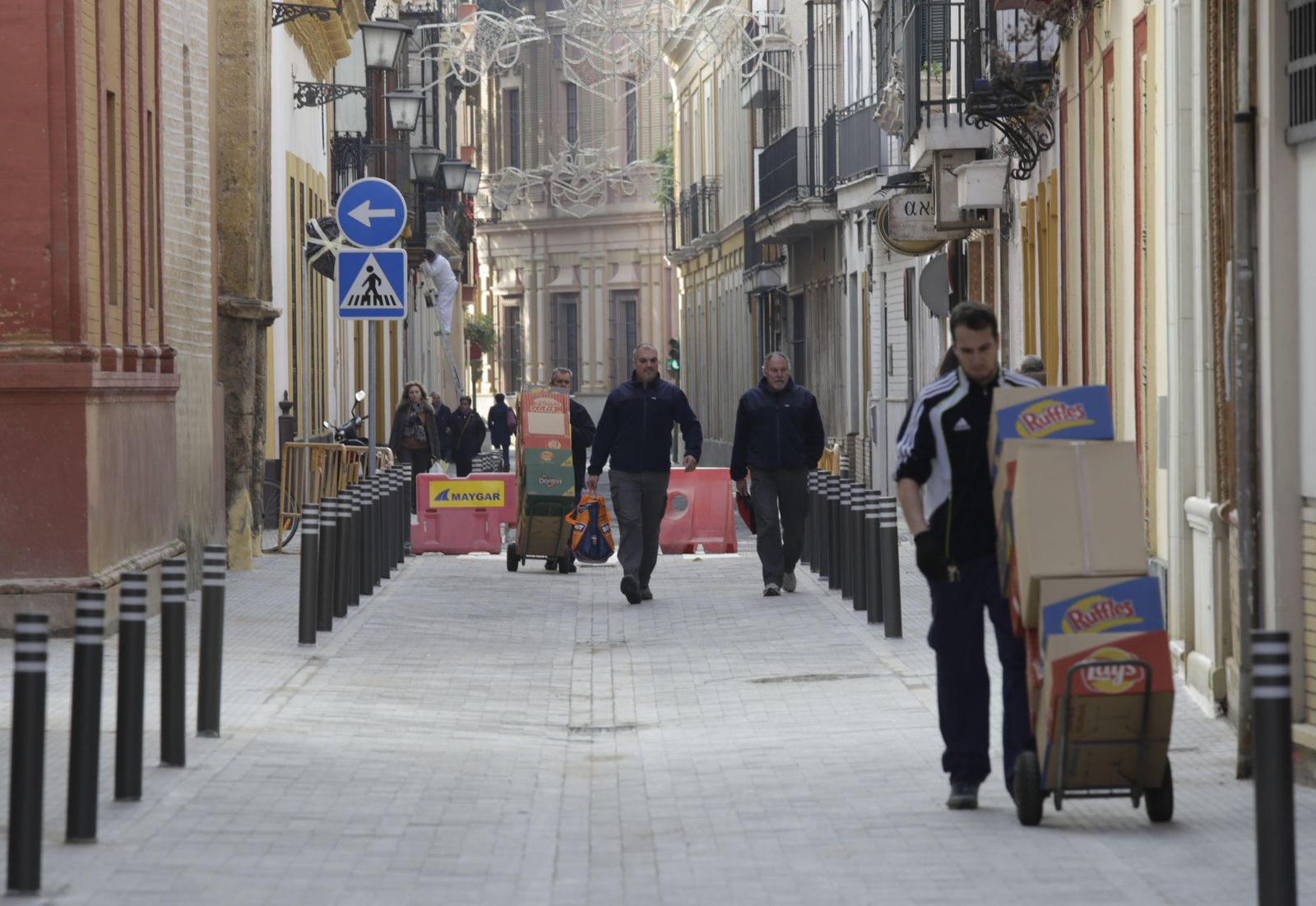 La zona de la calle San Vicente con nuevo asfalto, entre Baños y Cardenal Cisneros.