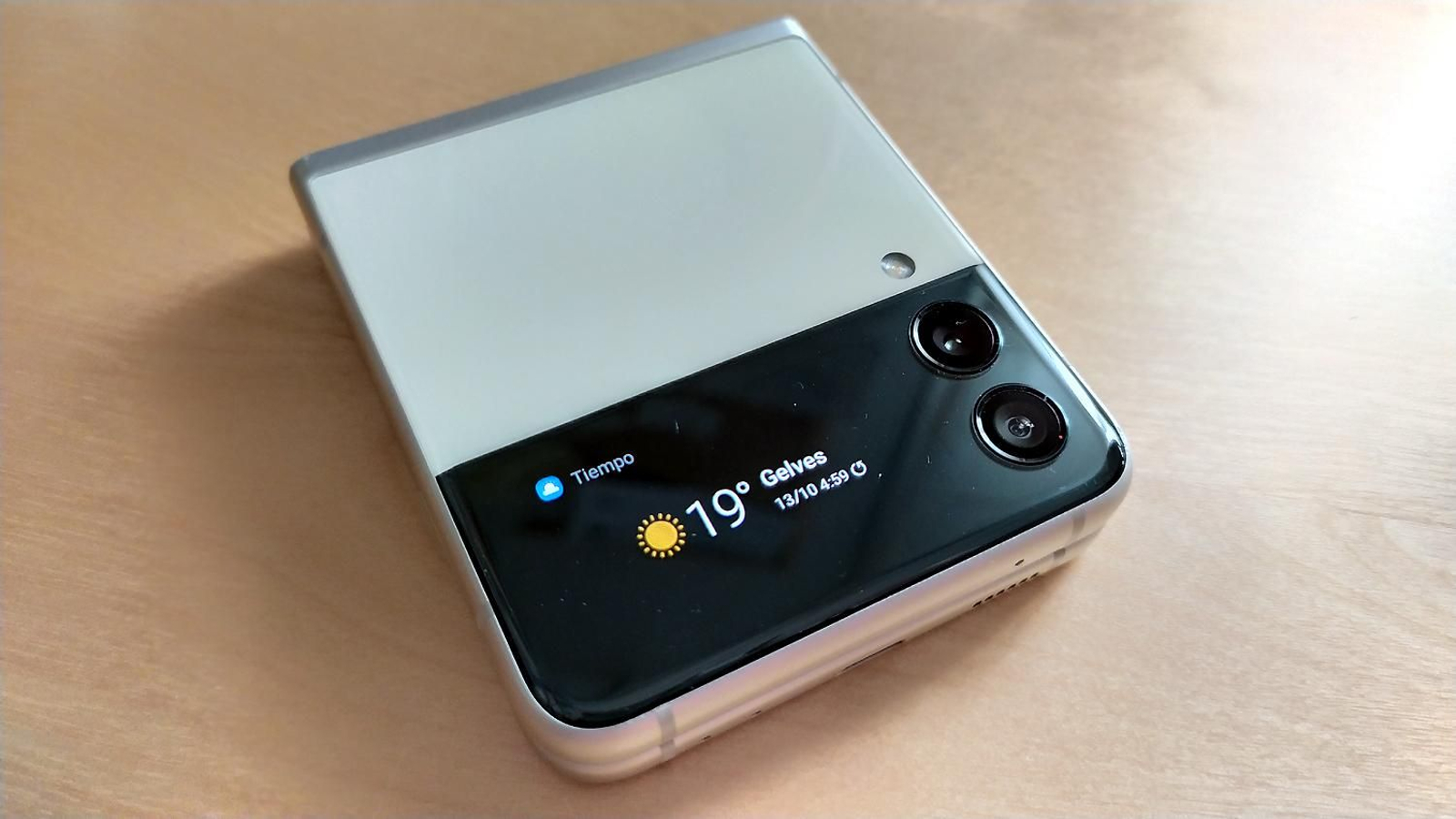 Samsung Galaxy Z Flip3