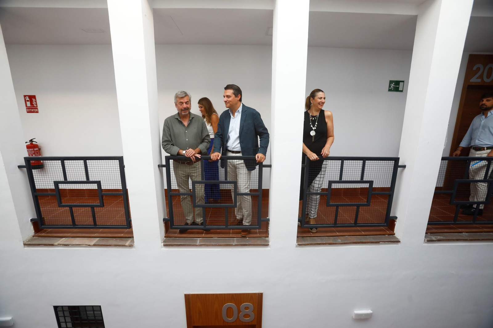 La entrega de las viviendas de la calle Don Rodrigo de Córdoba a 23 personas mayores, en imágenes