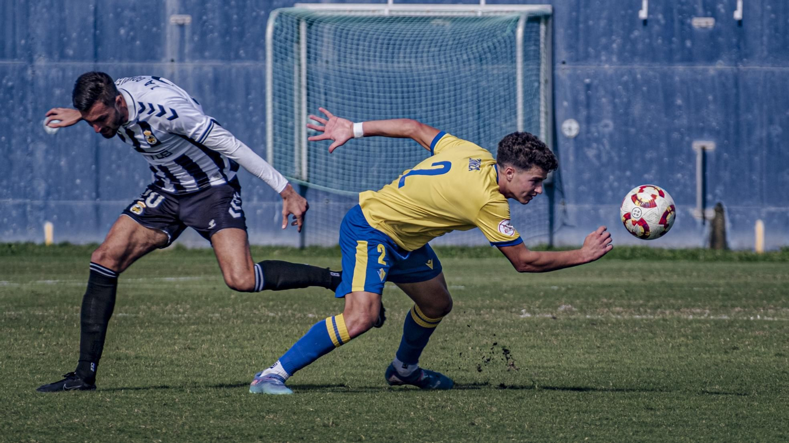 Las imágenes del partido entre Cádiz Mirandilla y La Balona.