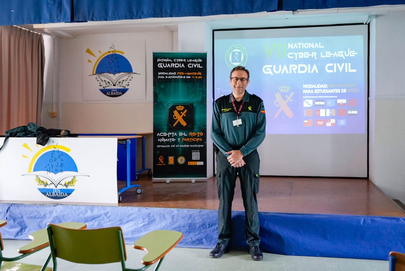 Las imágenes de la Ciberliga de la Guardia Civil en el IES Albaida