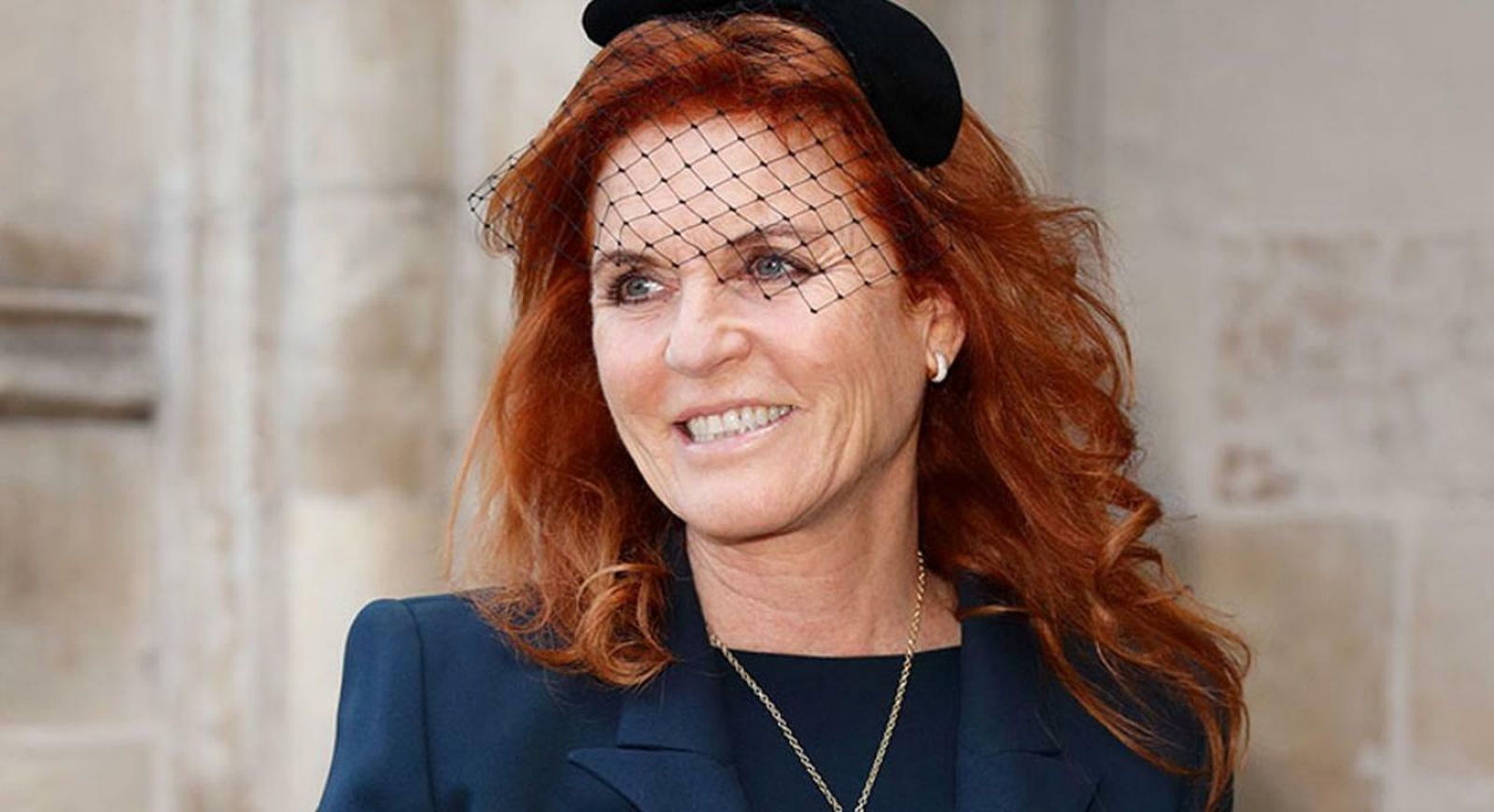 Primer plano reciente de Sarah Ferguson, duquesa de York.