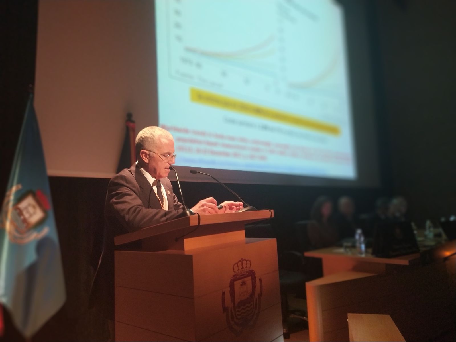 Juan Manuel García-Cubillana durante la conferencia en la Academia de San Romualdo, este mismo año.