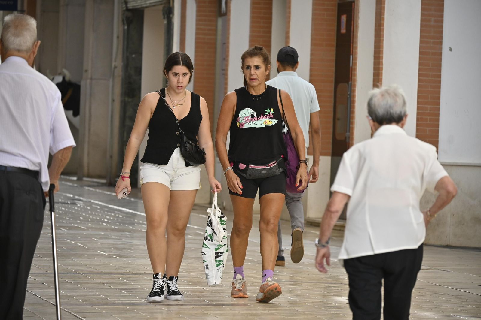 Imágenes de ambiente del viernes 4 de octubre en Huelva