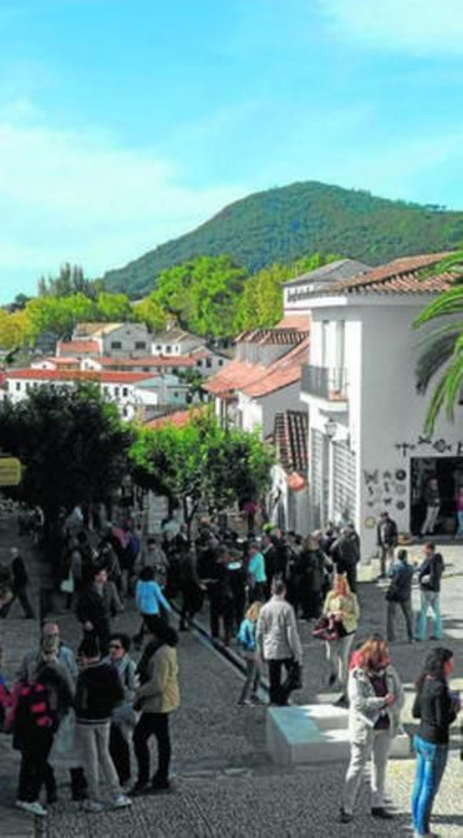Público en la entrada de la gruta, el pasado diciembre.
