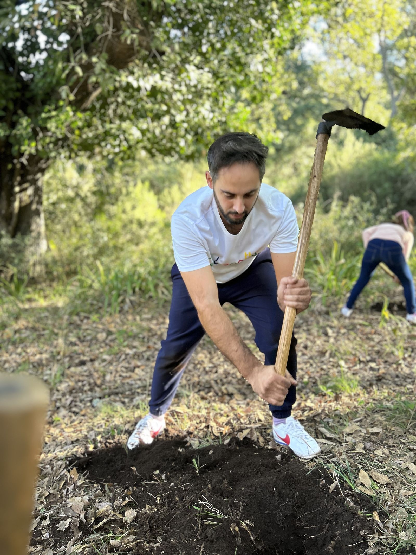 Jornada de reforestación en El Palancar por trabajadores de Acerinox, en imágenes