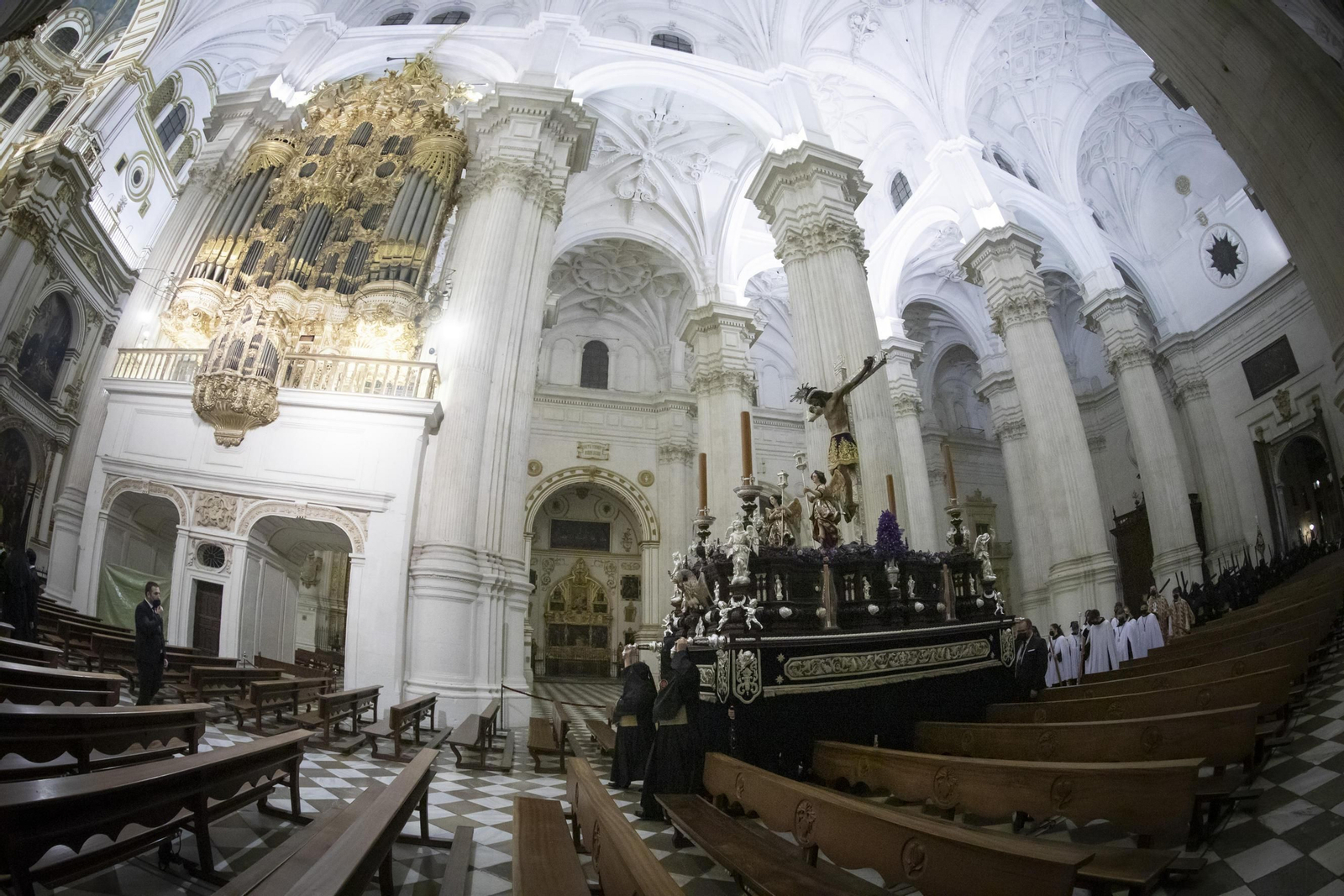 Fotos del Cristo de San Agustín en el Lunes Santo de la Semana Santa de Granada