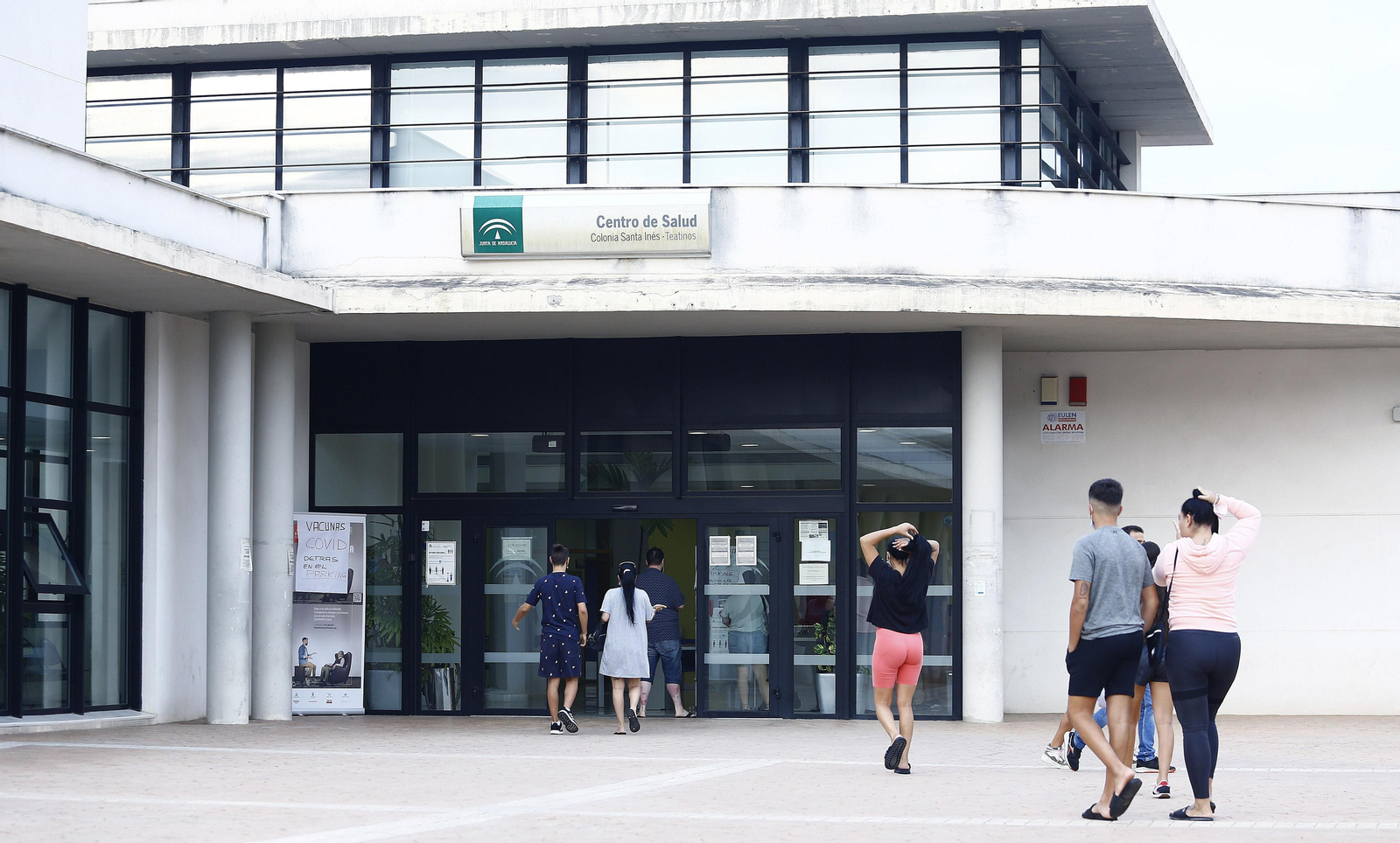 Entrada al centro de salud de Teatinos. Entrada al centro de salud de Teatinos.