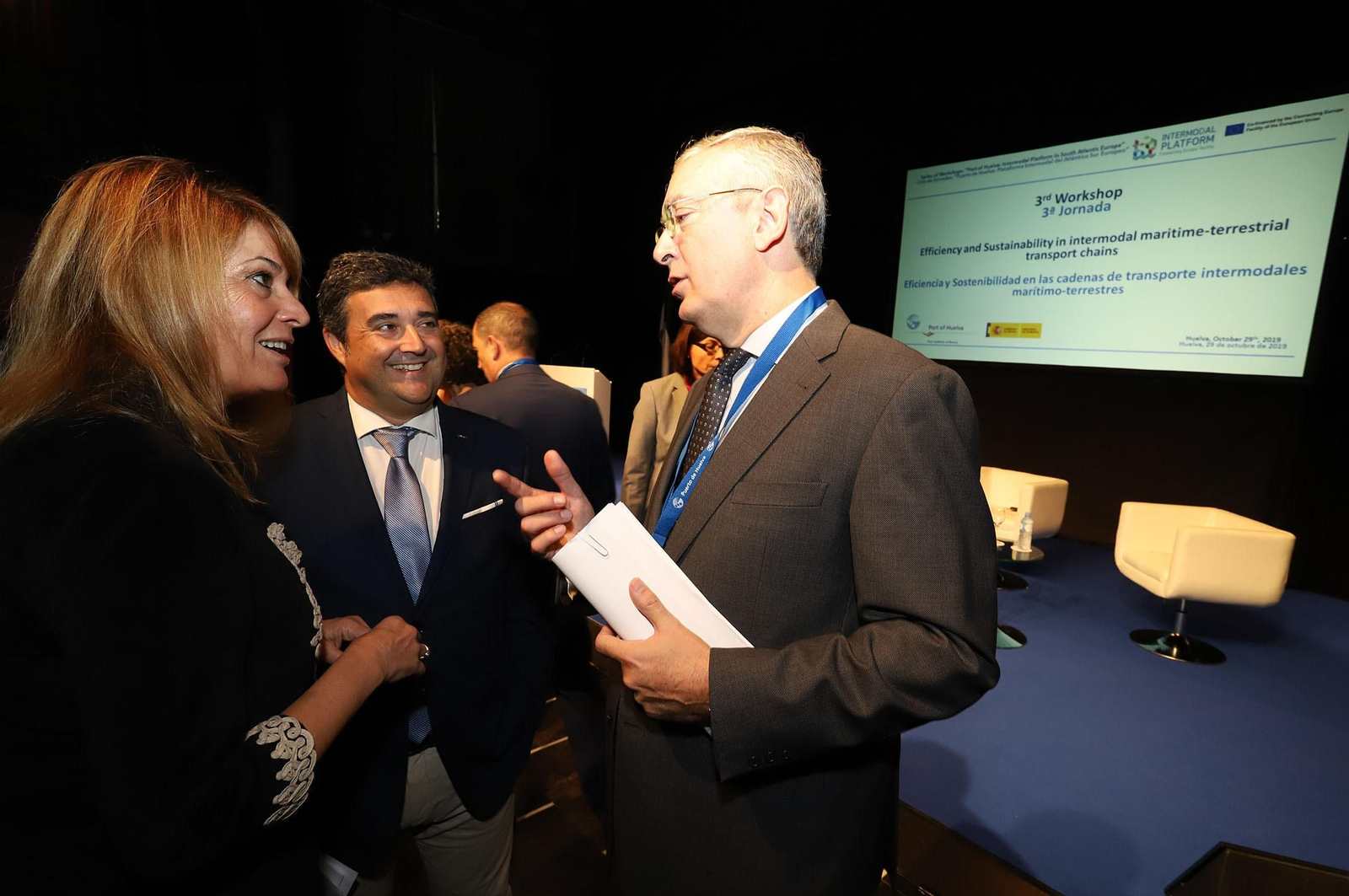 Pilar Miranda junto al director del Puerto y al delegado de Fomento.