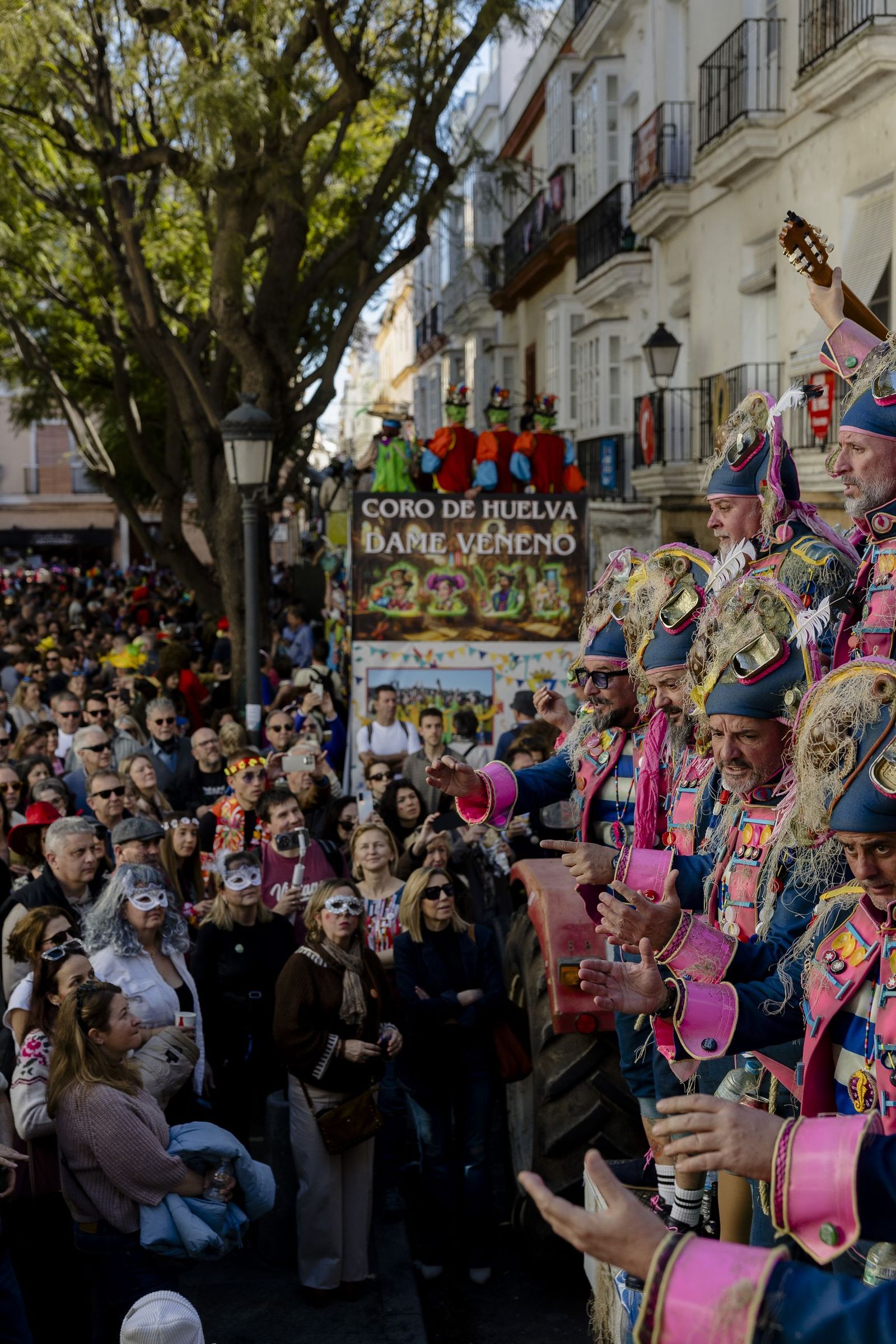 Las imágenes del segundo sábado de Carnaval de Cádiz 2026: Carruseles de coros