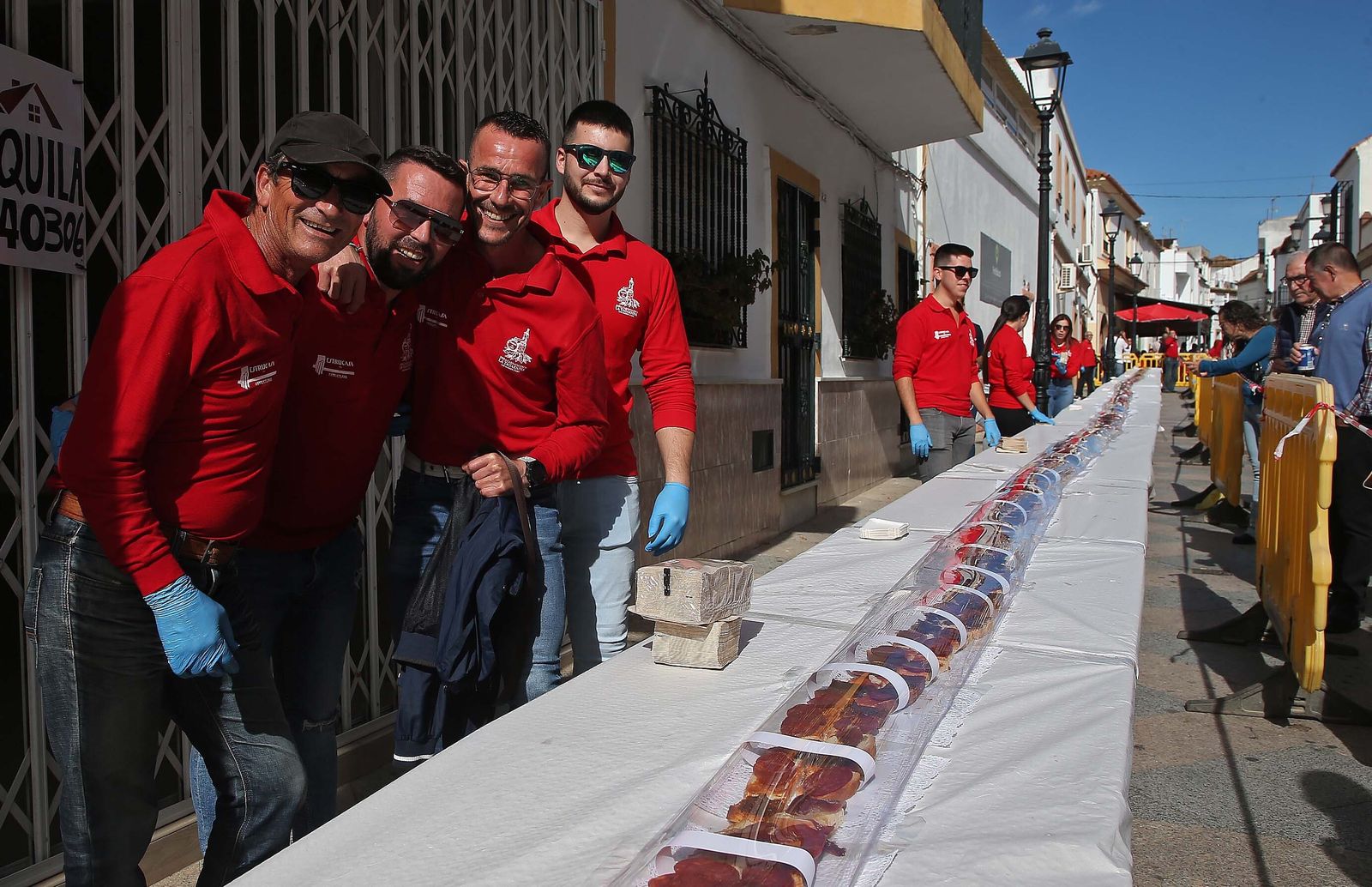 La III Tosta Ibérica Gigante de Los Barrios, en imágenes