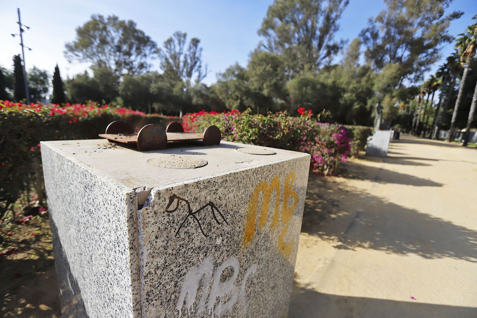 Imágenes del actual estado de las esculturas del museo al aire libre de Huelva